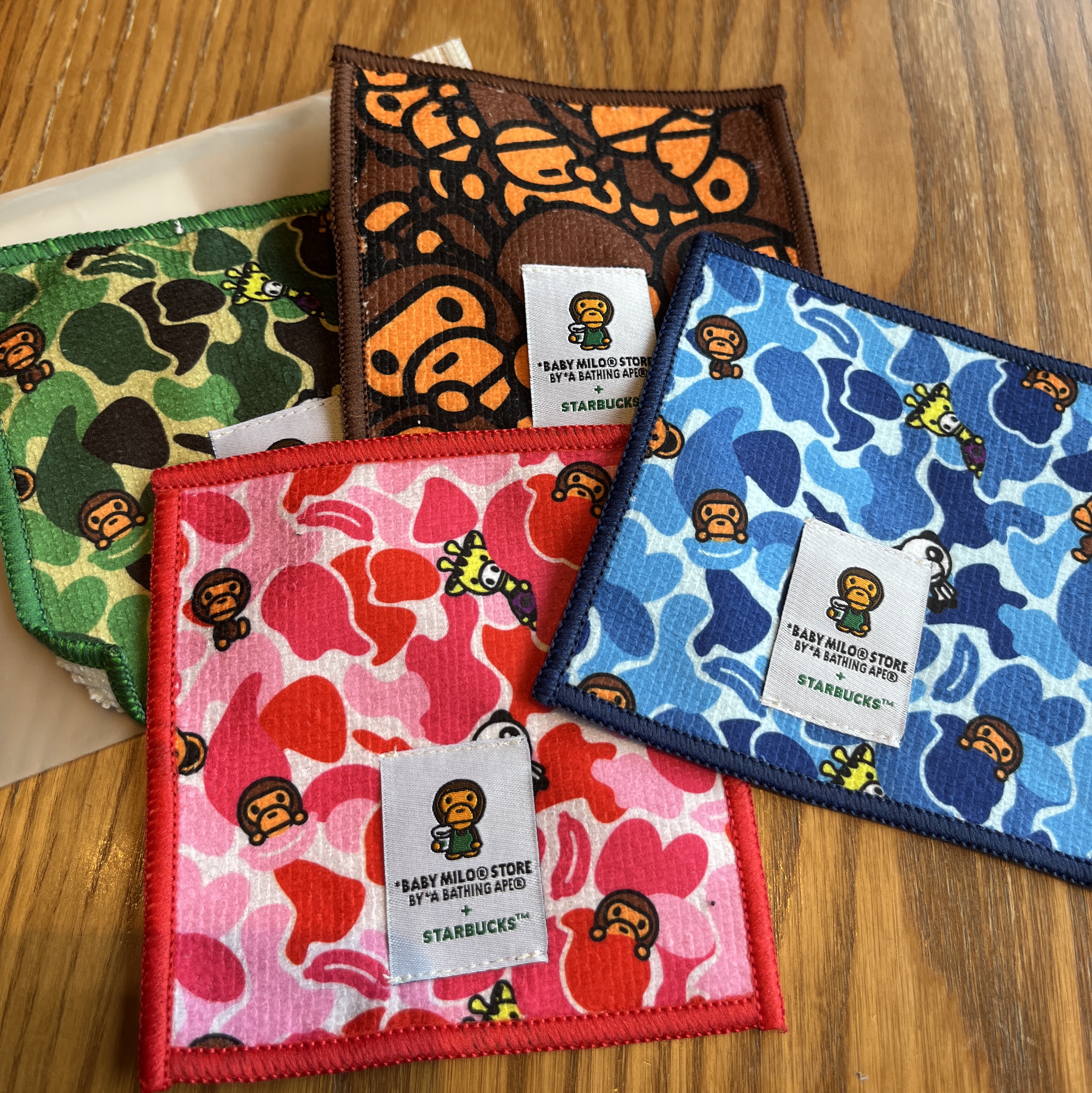 Starbucks x BAPE Baby Milo Coaster Pink Green (Set of 4) 착용 스타일