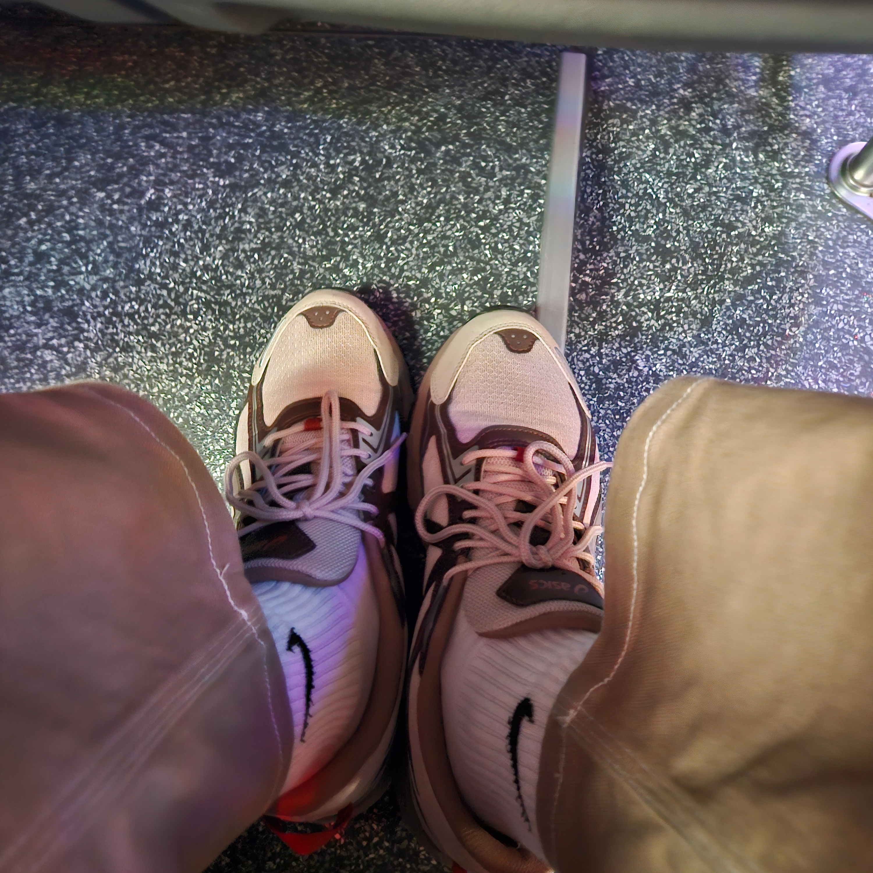 (W) Asics Gel-Venture 6 Simply Taupe 착용 스타일