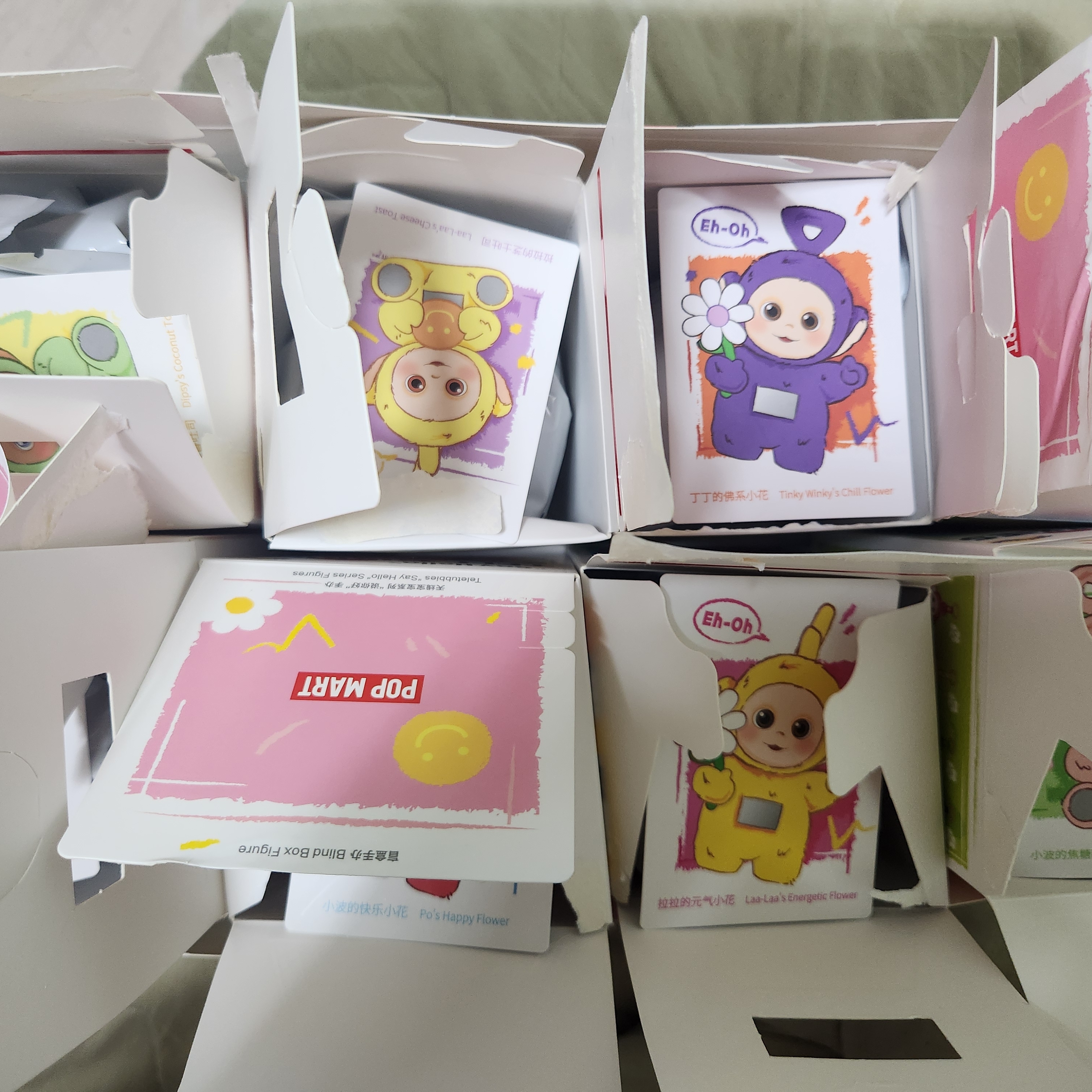 Pop Mart Teletubbies Say Hello Series Figures Sealed Case (8 Blind Boxes), Pop Mart Teletubbies Say Hello Series Figures Sealed Case (1 Blind Box) 착용 스타일