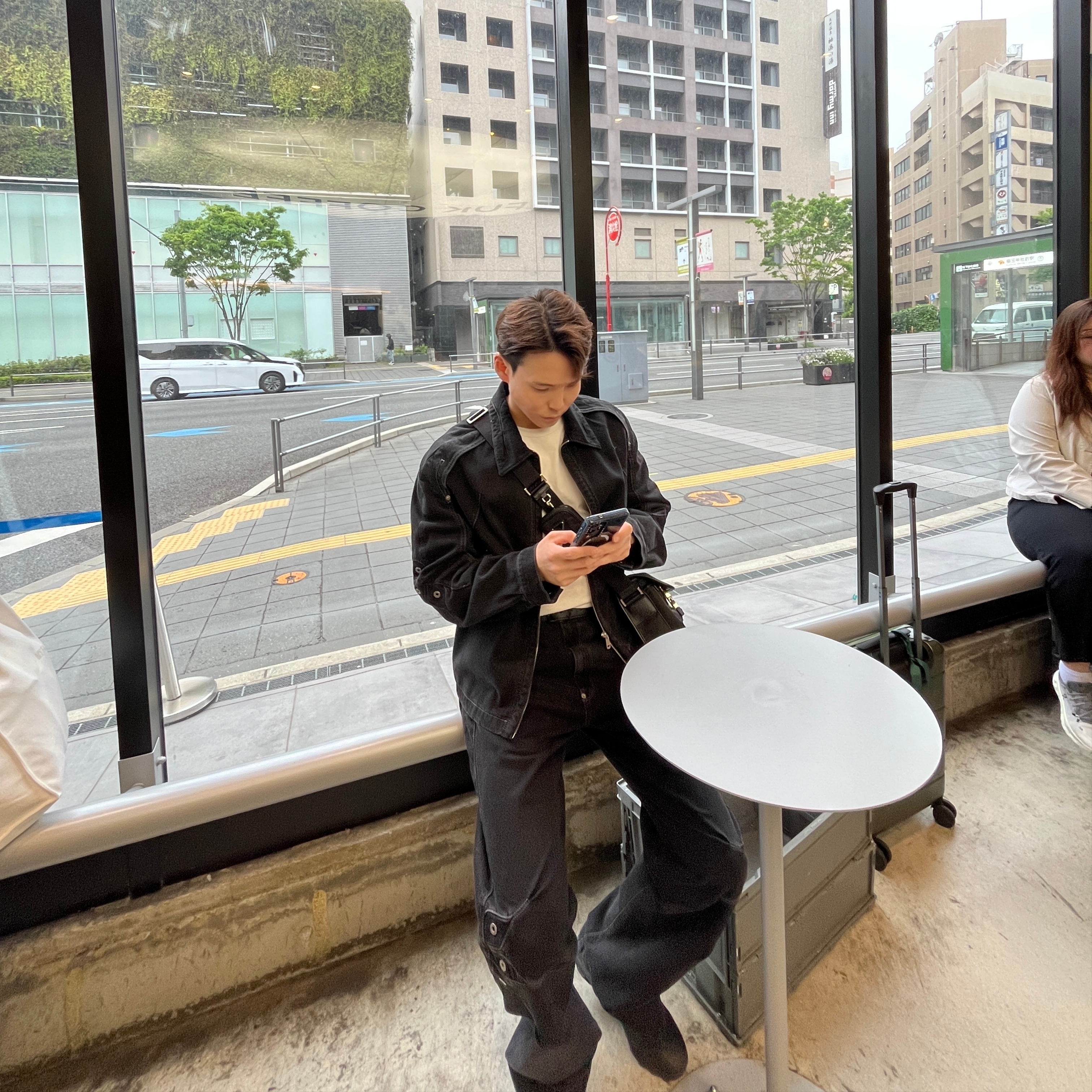 On Running x Post Archive Faction (Paf) Cloudventure Peak All Black, Levi’s x Kiko Kostadinov Denim Jacket Black 착용 스타일 - 1