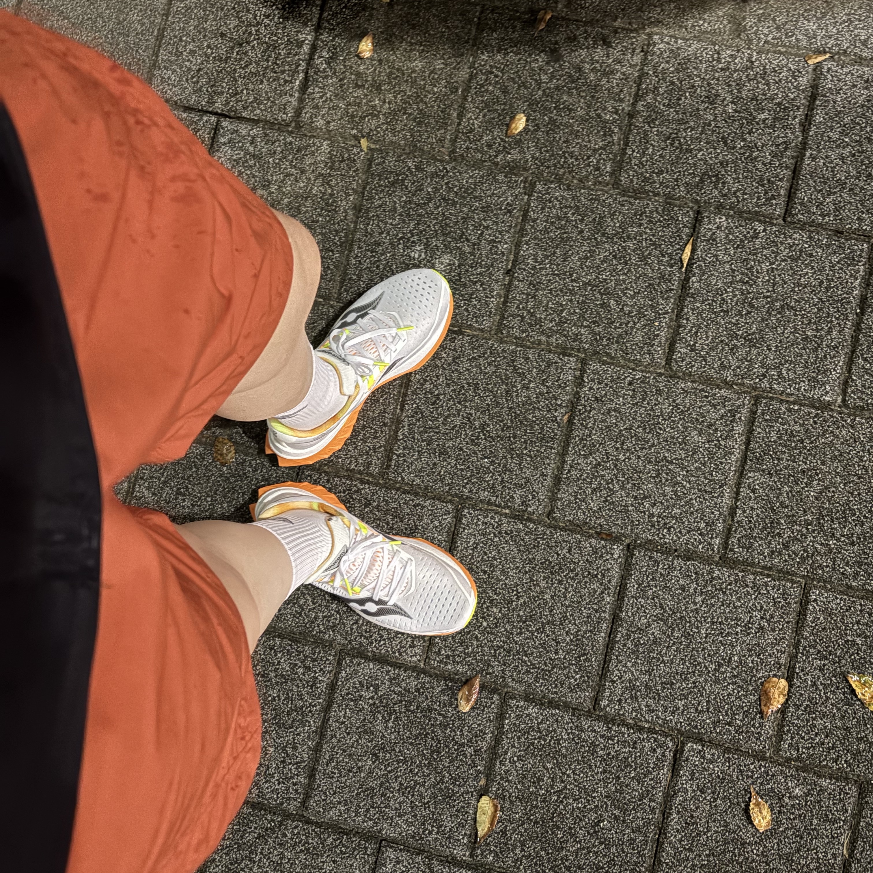 Saucony Endorphin Speed 4 White Peel 착용 스타일