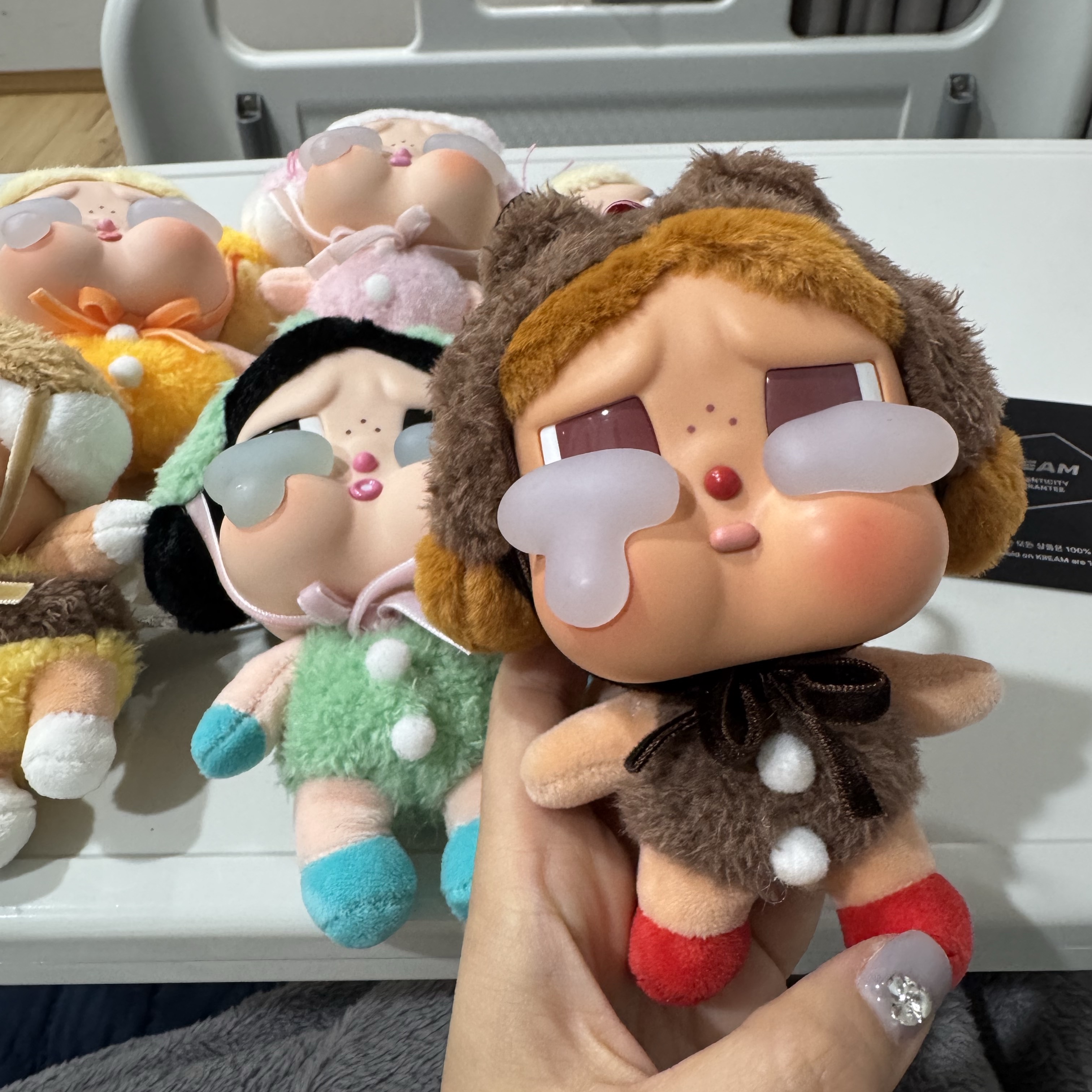 Pop Mart Crybaby Crying Again Series Plush Keyring Sealed Case (6 Blind Boxes) 착용 스타일 - 5