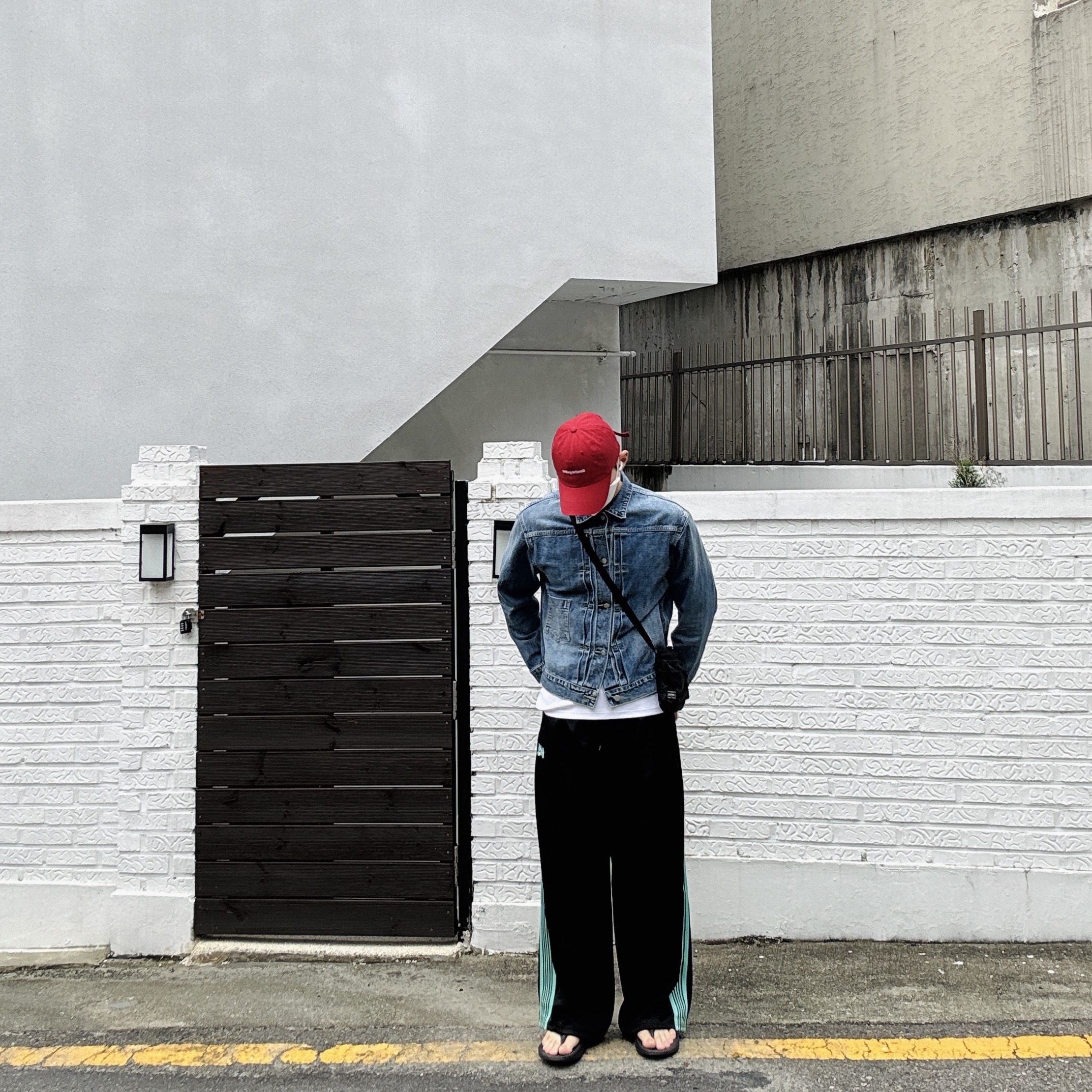 Needles x Studious H.D. Track Pants Poly Smooth Black2, Porter Force Shoulder Pouch Black 착용 스타일 - 2