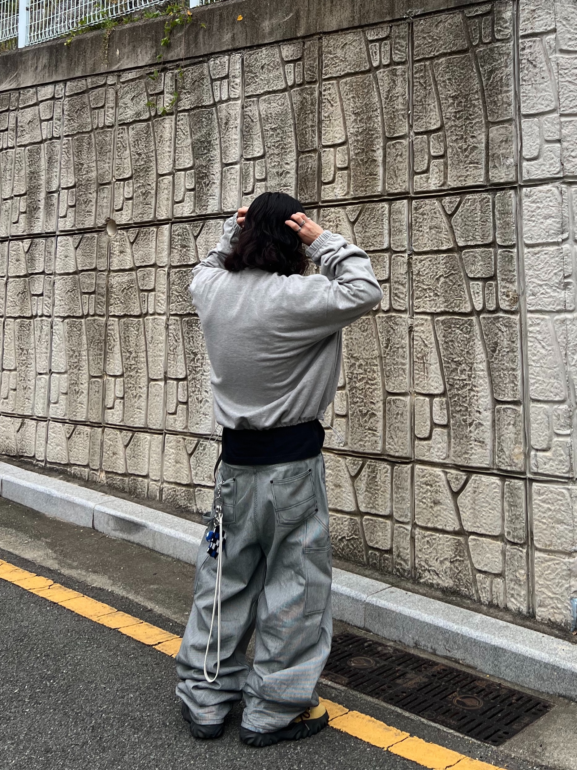 Undermycar Stripe Engineers Double Knee Work Pants Black Stripe - 24FW, Undermycar Mu.140 Combi Crop Collar Sweatshirt Melange Gray 착용 스타일 - 3