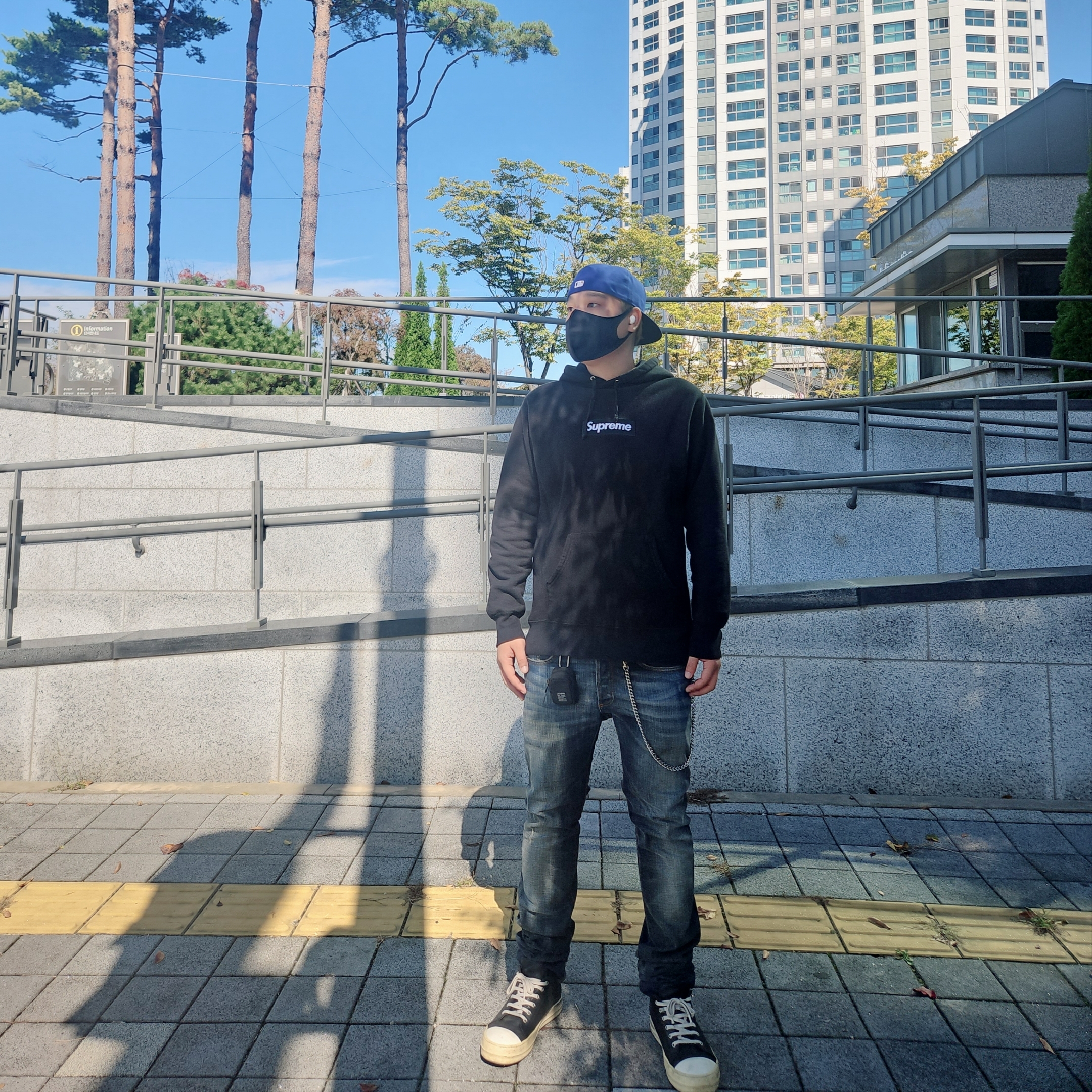 New Era 59Fifty MLB Seoul Series LA Dodgers Dark Royal, Rick Owens Lido Low Sneaks Black Milk 착용 스타일 - 1