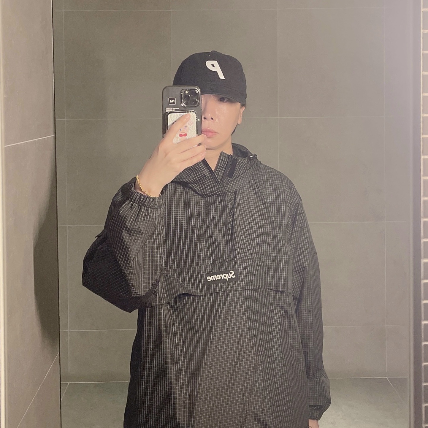 Supreme Reflective Ripstop Anorak Black - 25SS, Palace P 6-Panel Black 착용 스타일