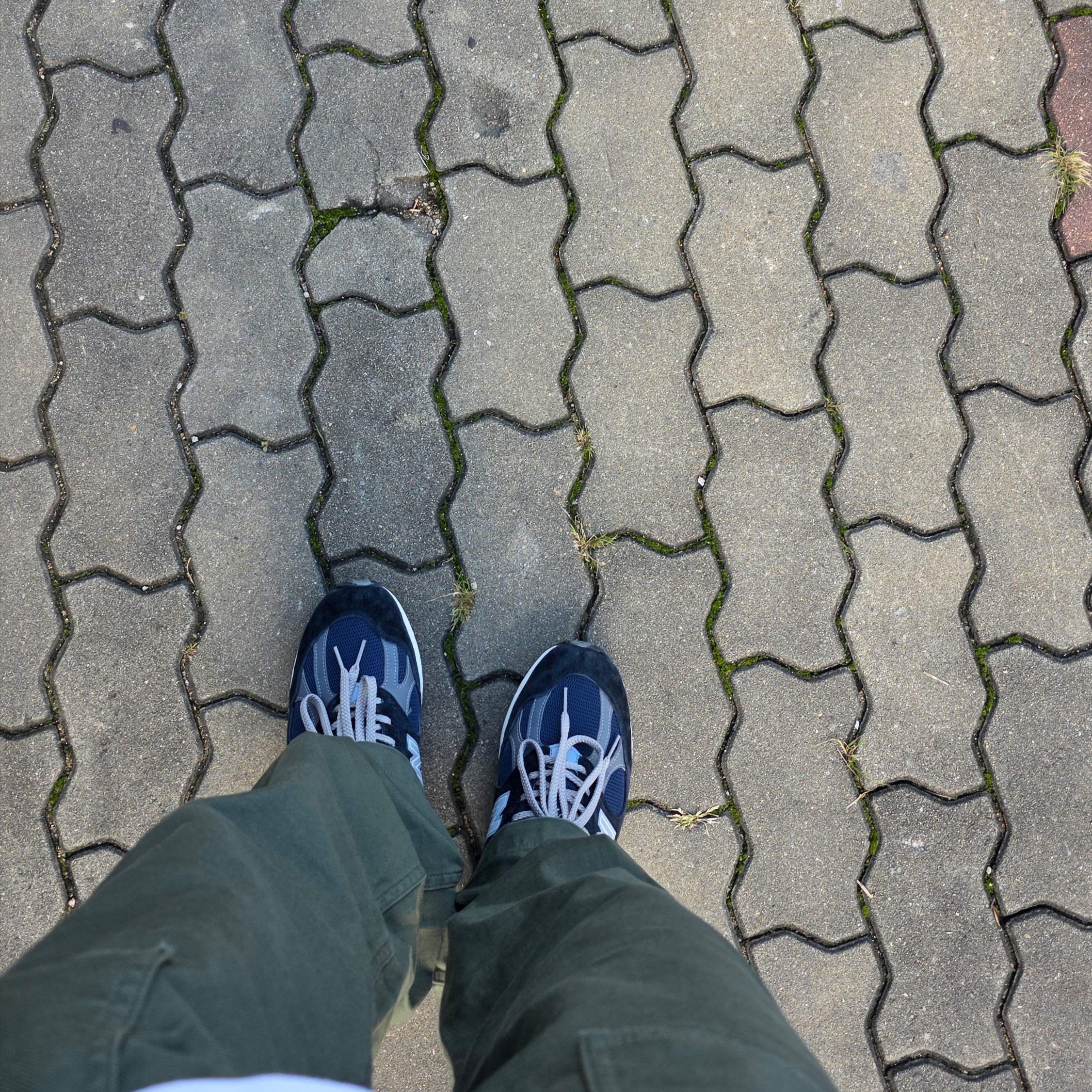 New Balance 991v2 Made in UK Dark Navy Smoked Pearl 착용 스타일
