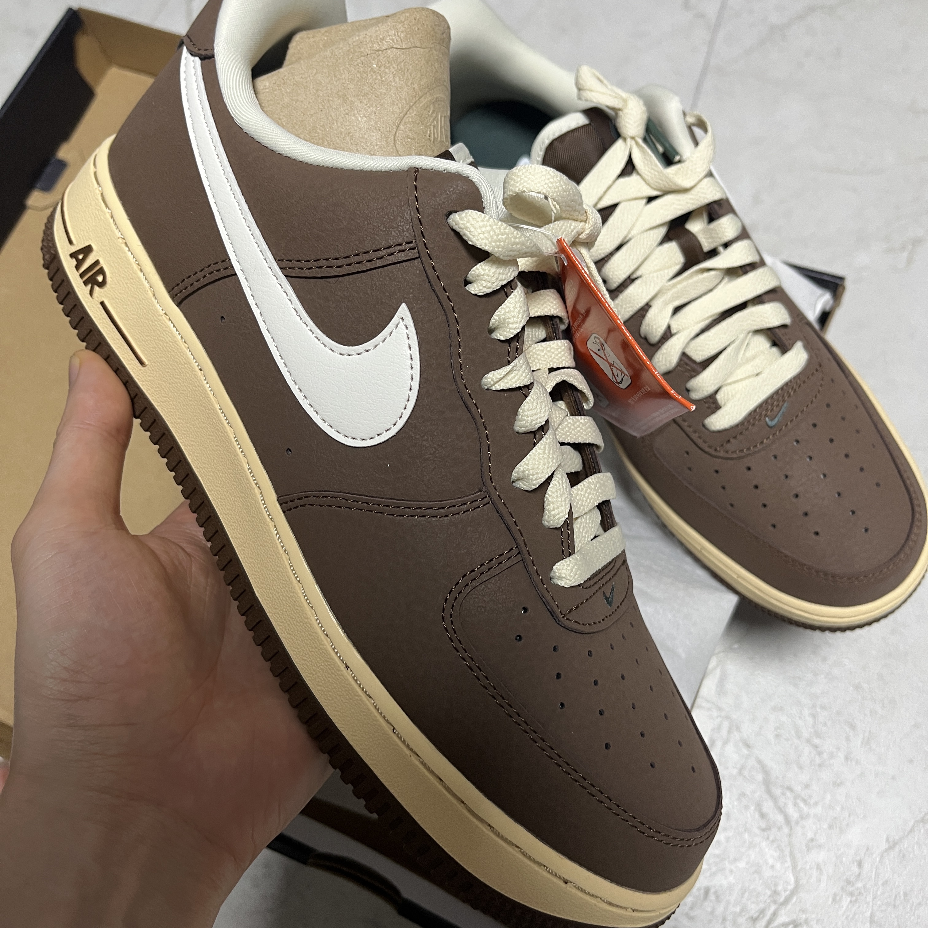 Nike Air Force 1 '07 Cacao Wow Coconut Milk 착용 스타일