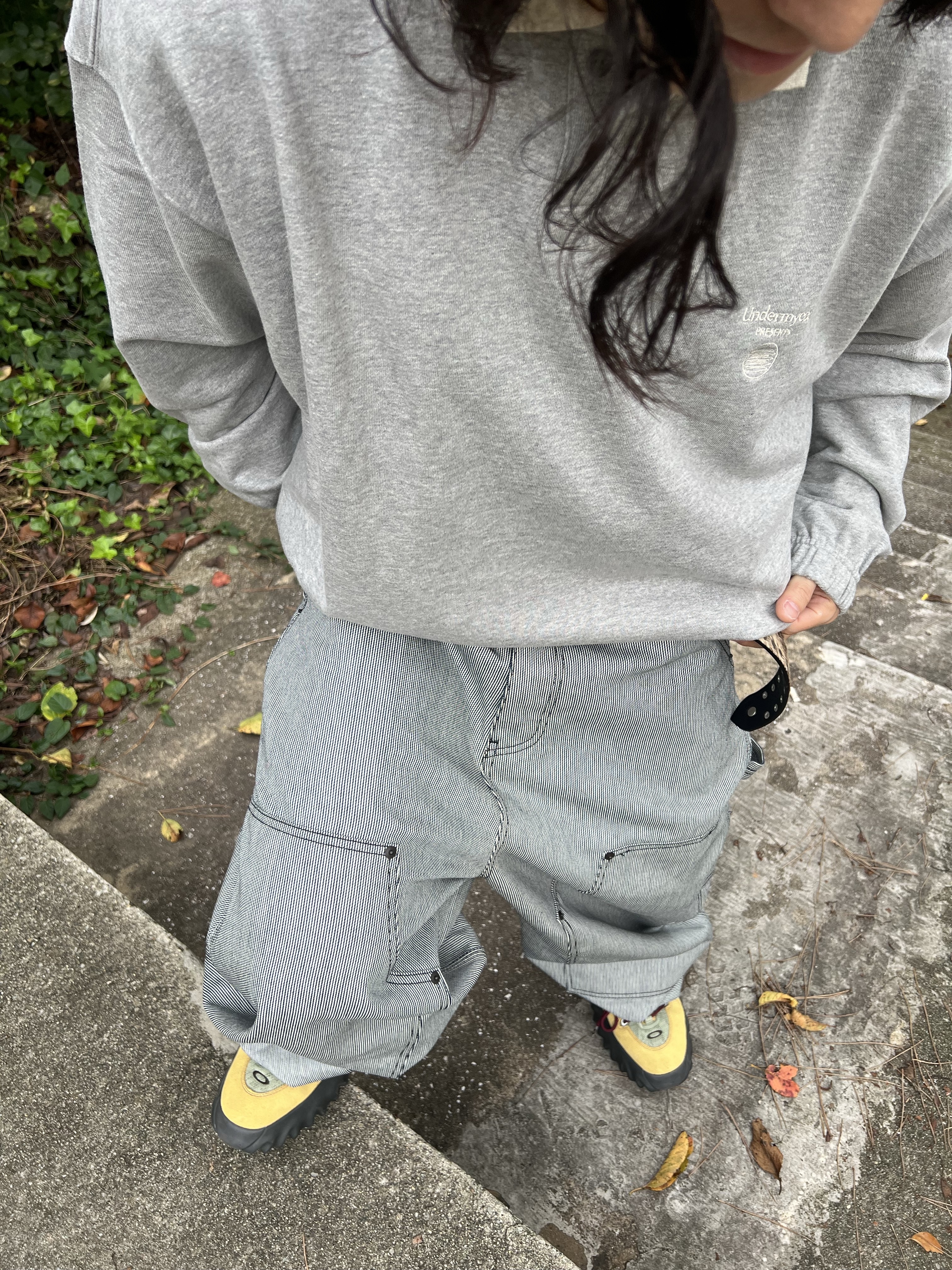 Undermycar Stripe Engineers Double Knee Work Pants Black Stripe - 24FW, Undermycar Mu.140 Combi Crop Collar Sweatshirt Melange Gray 착용 스타일 - 4