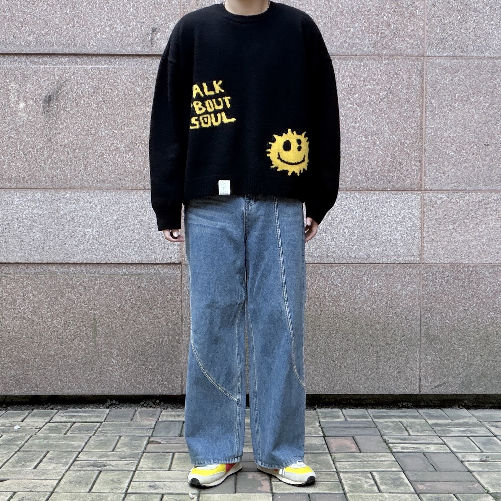 Uniqlo Multi Pocket Shoulder Bag Black, (W) Nike Daybreak BRS Speed Yellow 착용 스타일 - 3