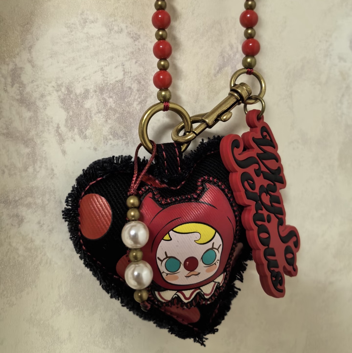 Pop Mart Why So Serious Series Pendant Chain Crimson Dancer (Opened Case) 착용 스타일