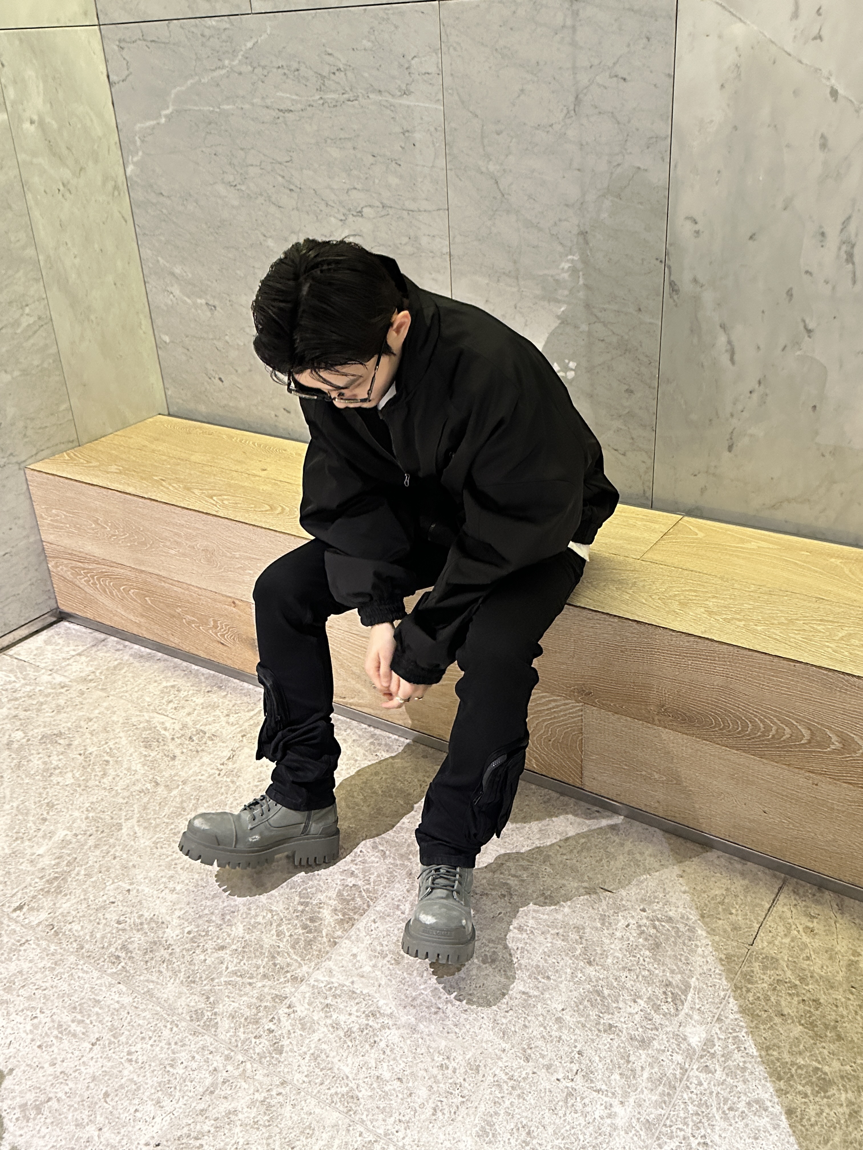 Civision by CSC Interval Shell Track Jacket Ver.2 Black, Undermycar Sinobi Tactical Slim Black Jeans Black 착용 스타일 - 7