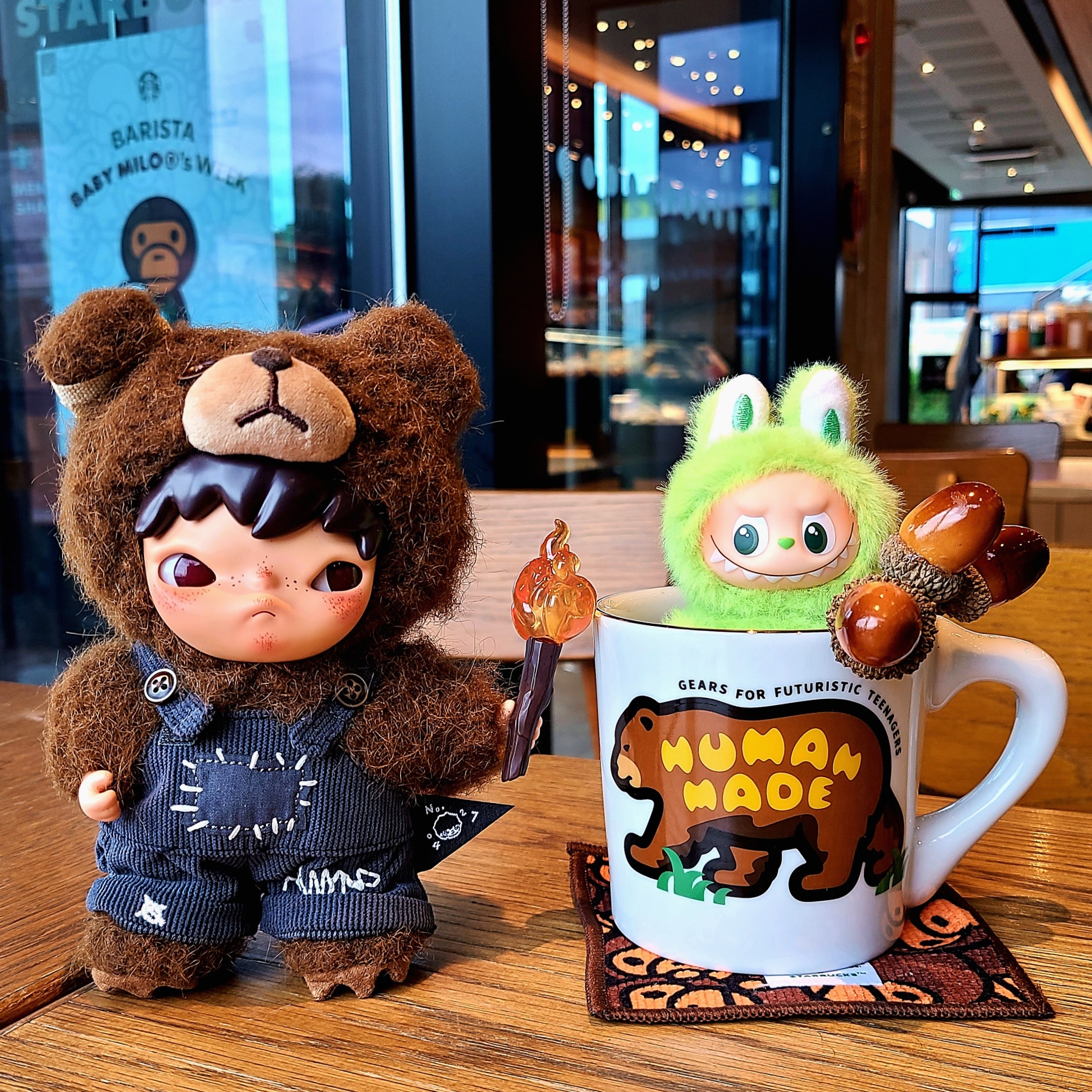 Pop Mart Hirono Living Wild-Fight For Joy Plush Doll, Pop Mart Labubu The Monsters Pin For Love Series Vinyl Plush Pendant (N-Z) V (Opened Case) 착용 스타일