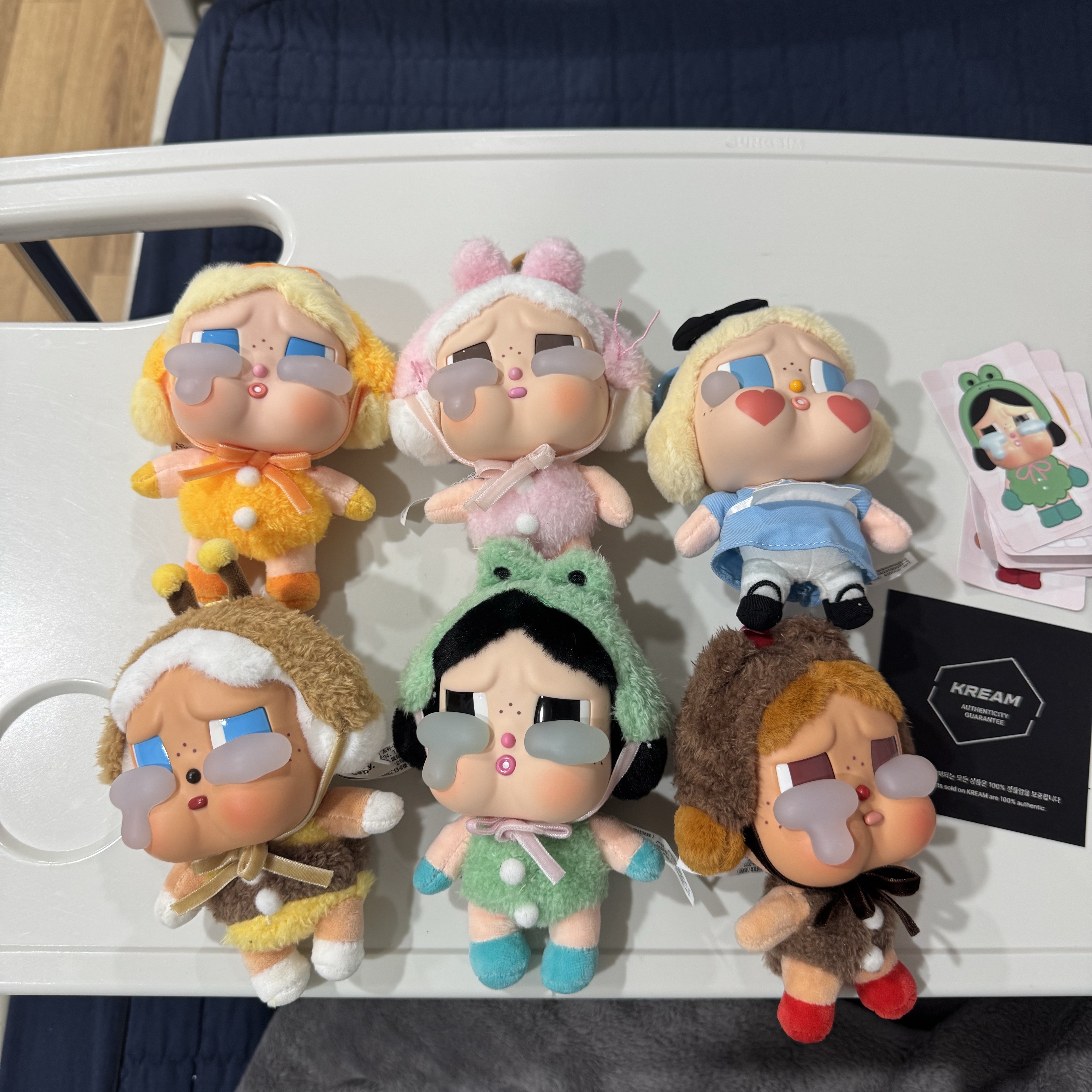 Pop Mart Crybaby Crying Again Series Plush Keyring Sealed Case (6 Blind Boxes) 착용 스타일 - 9
