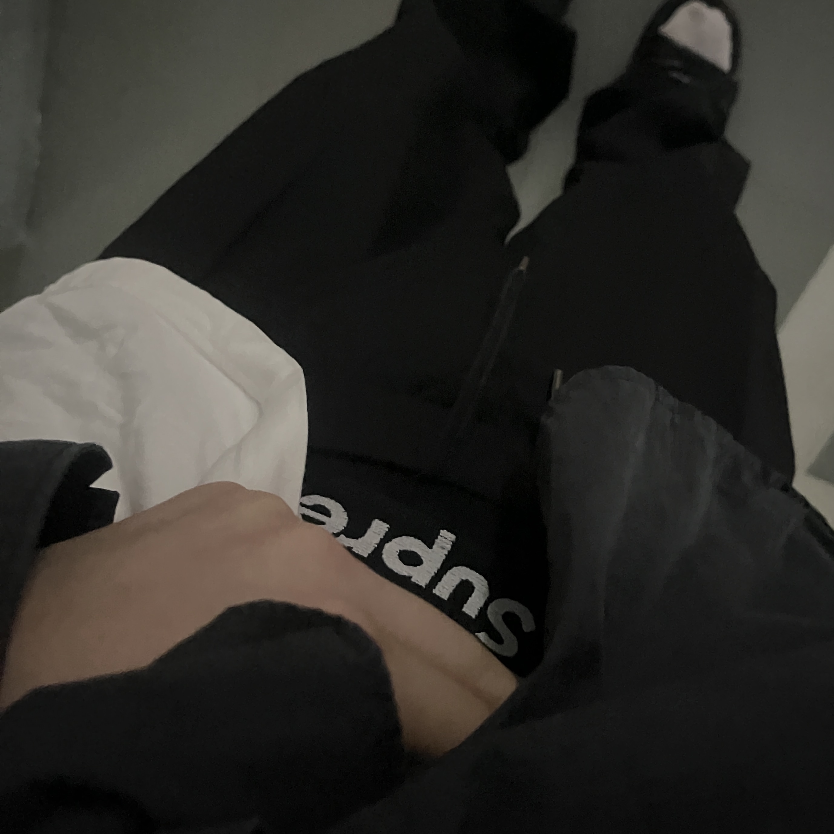 Supreme Hanes Boxer Briefs Black (4 Pack) 착용 스타일