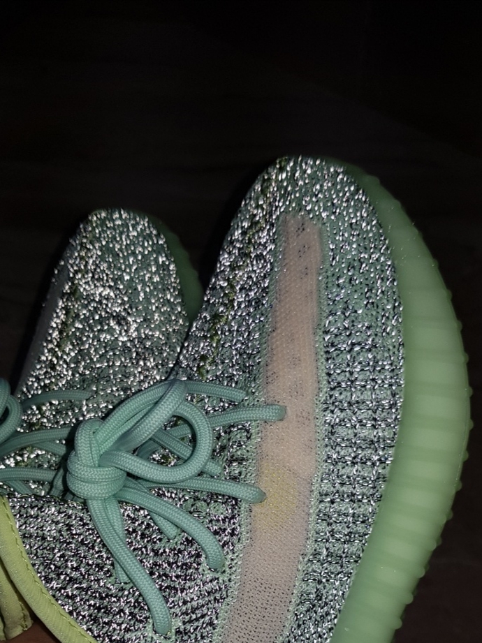 Adidas Yeezy Boost 350 V2 Yeezreel - Reflective, SATUR Maron A-2 Blouson Jacket Brown 착용 스타일 - 1