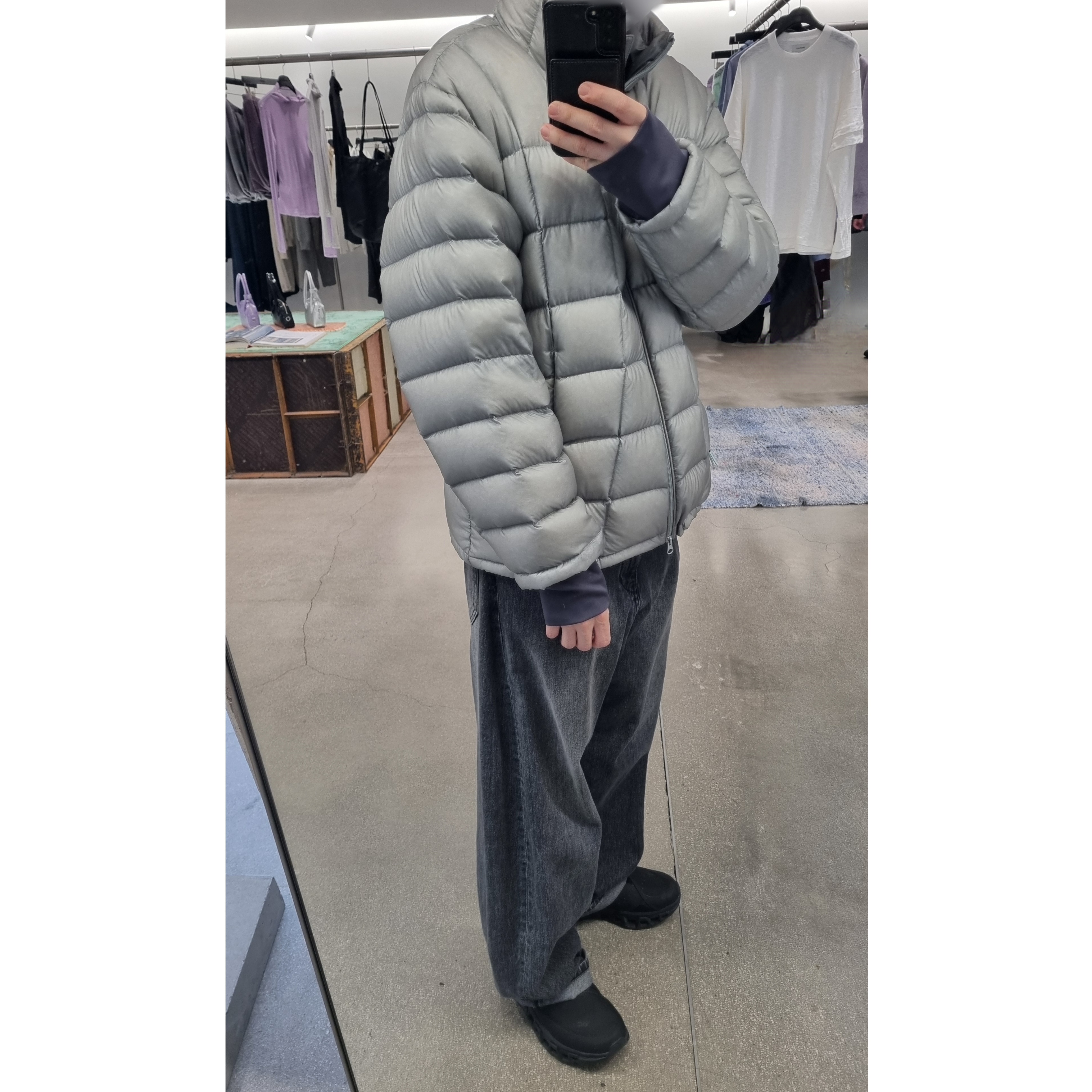 On Running x Post Archive Faction (Paf) Cloudmonster 2 Black Magnet, 999Humanity Modular Light Goose Puffer Light Grey 착용 스타일 - 2