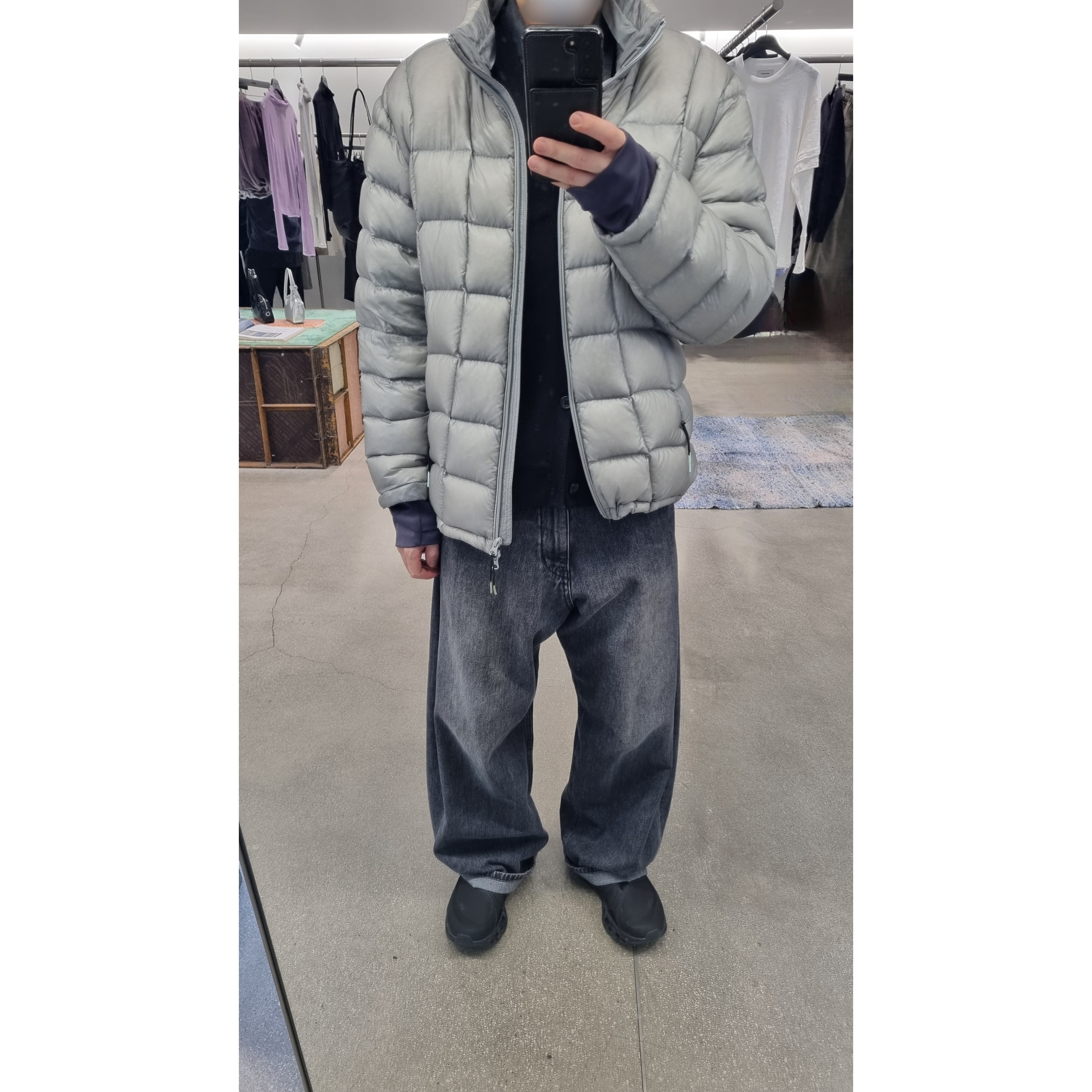 On Running x Post Archive Faction (Paf) Cloudmonster 2 Black Magnet, 999Humanity Modular Light Goose Puffer Light Grey 착용 스타일 - 1
