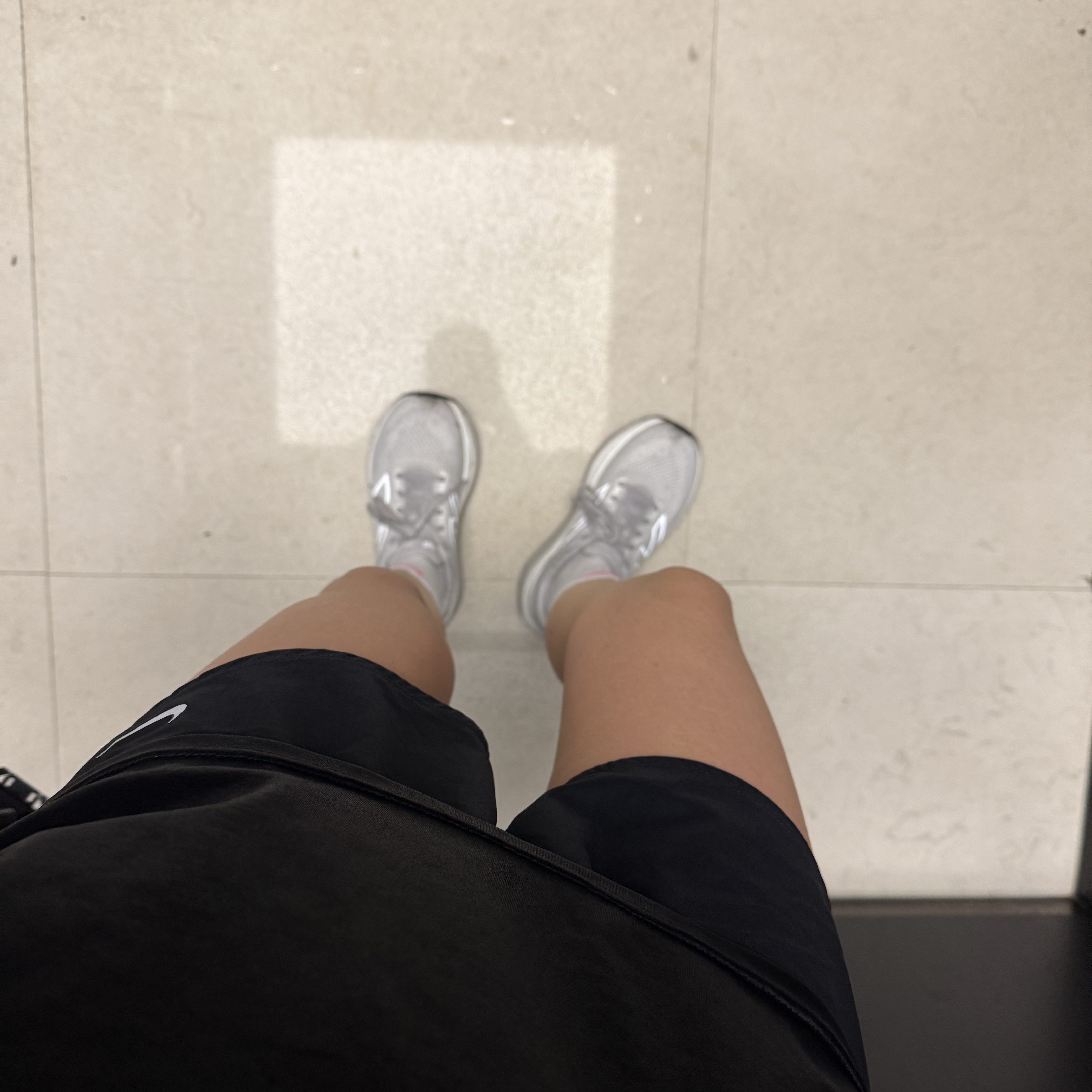 (W) New Balance Fresh Foam 860v14 White Black - D Wide 착용 스타일
