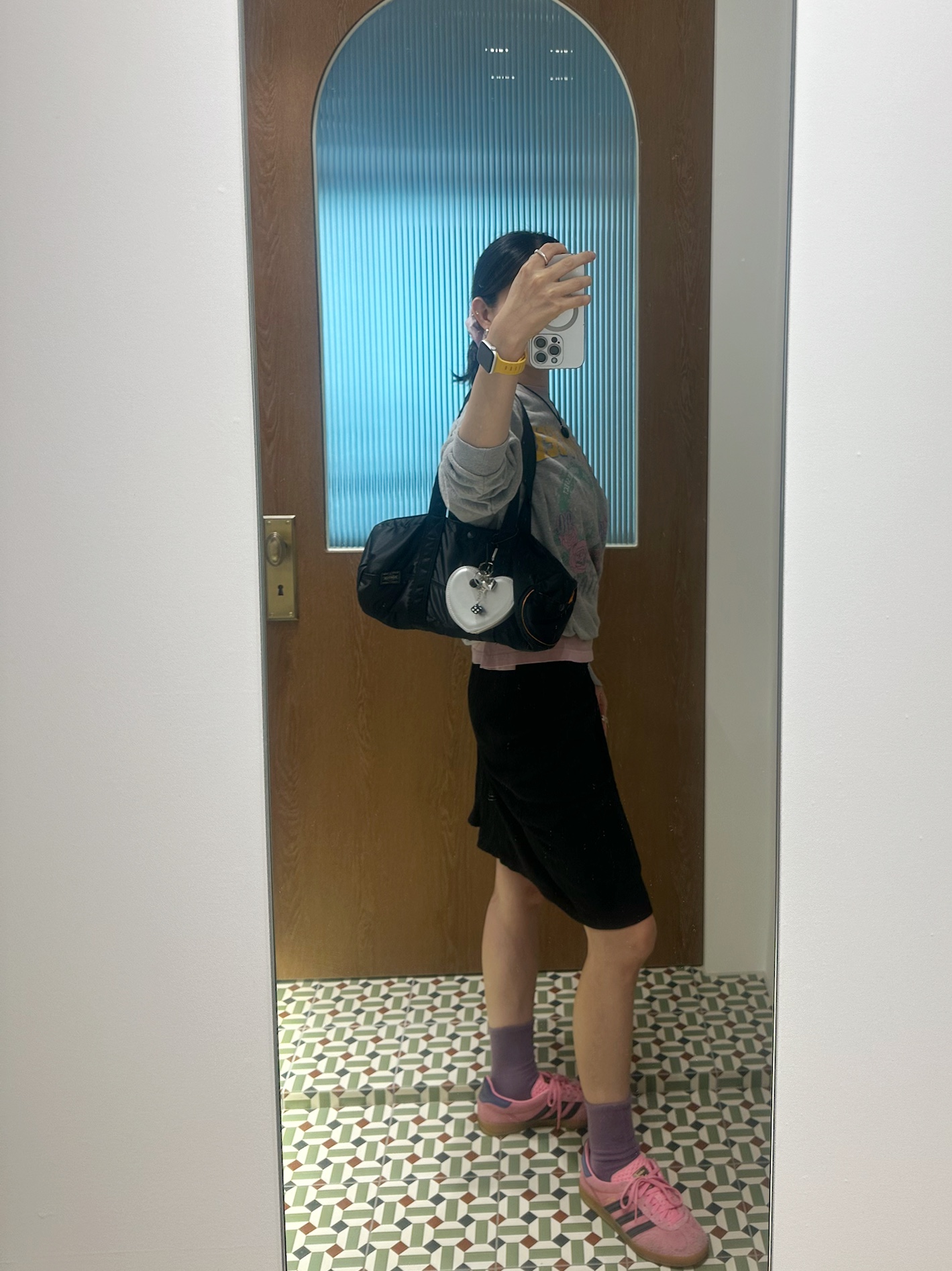 Porter Tanker Duffle Bag L Black, (W) Adidas Gazelle Indoor Bliss Pink 착용 스타일 - 2