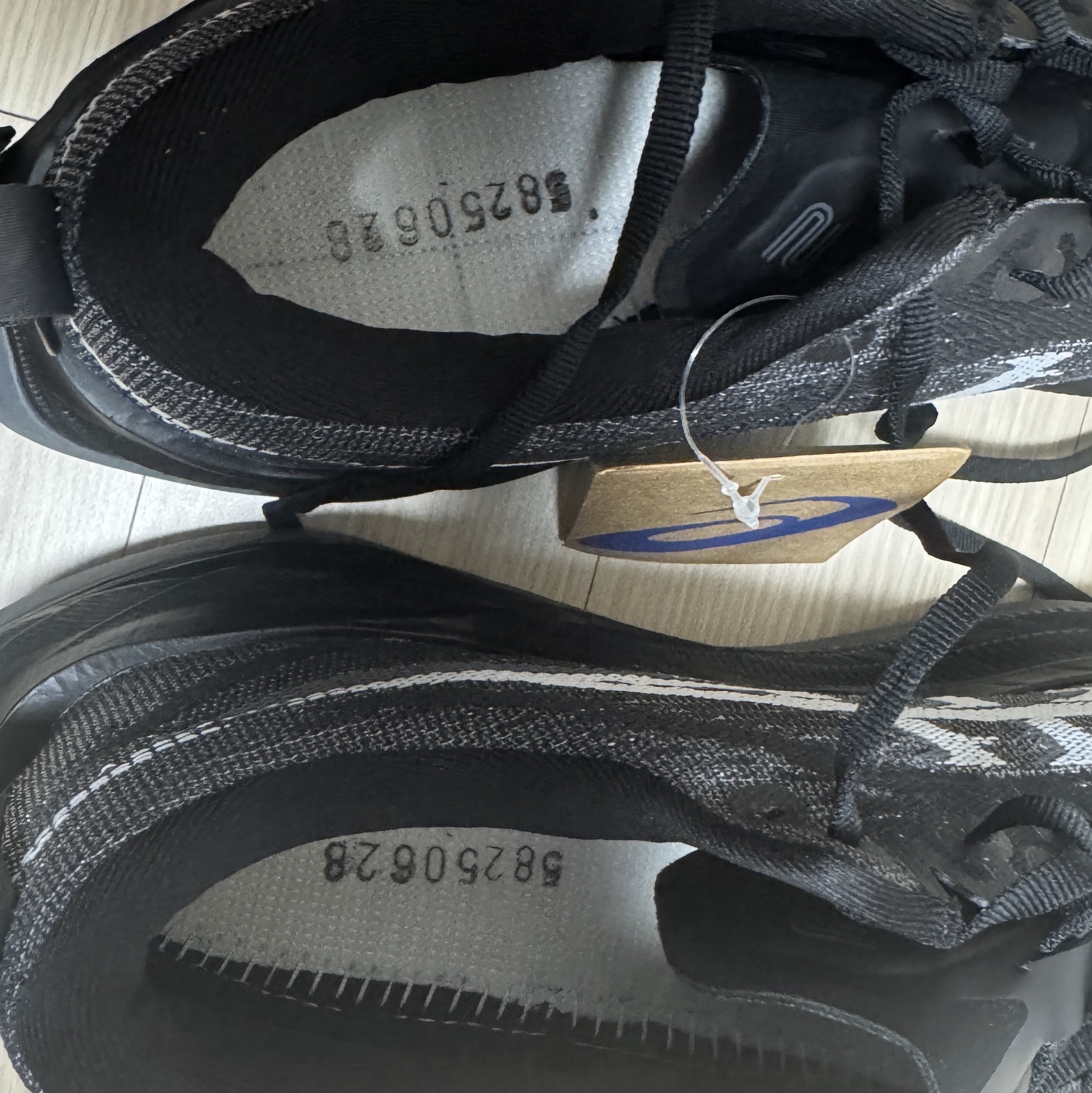 Asics Superblast 2 Black White 착용 스타일