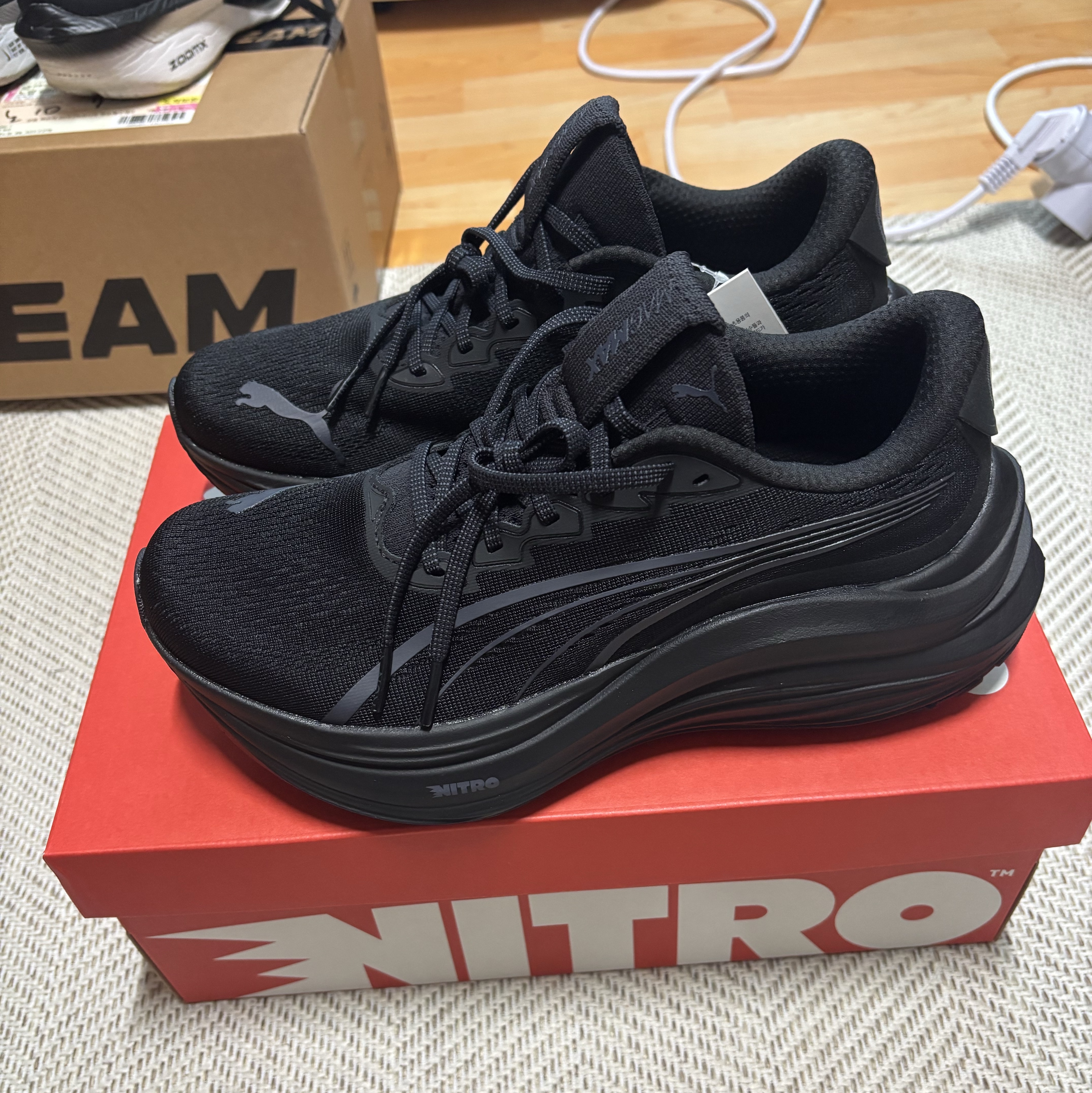 Puma Magmax Nitro Black Galactic Gray 착용 스타일