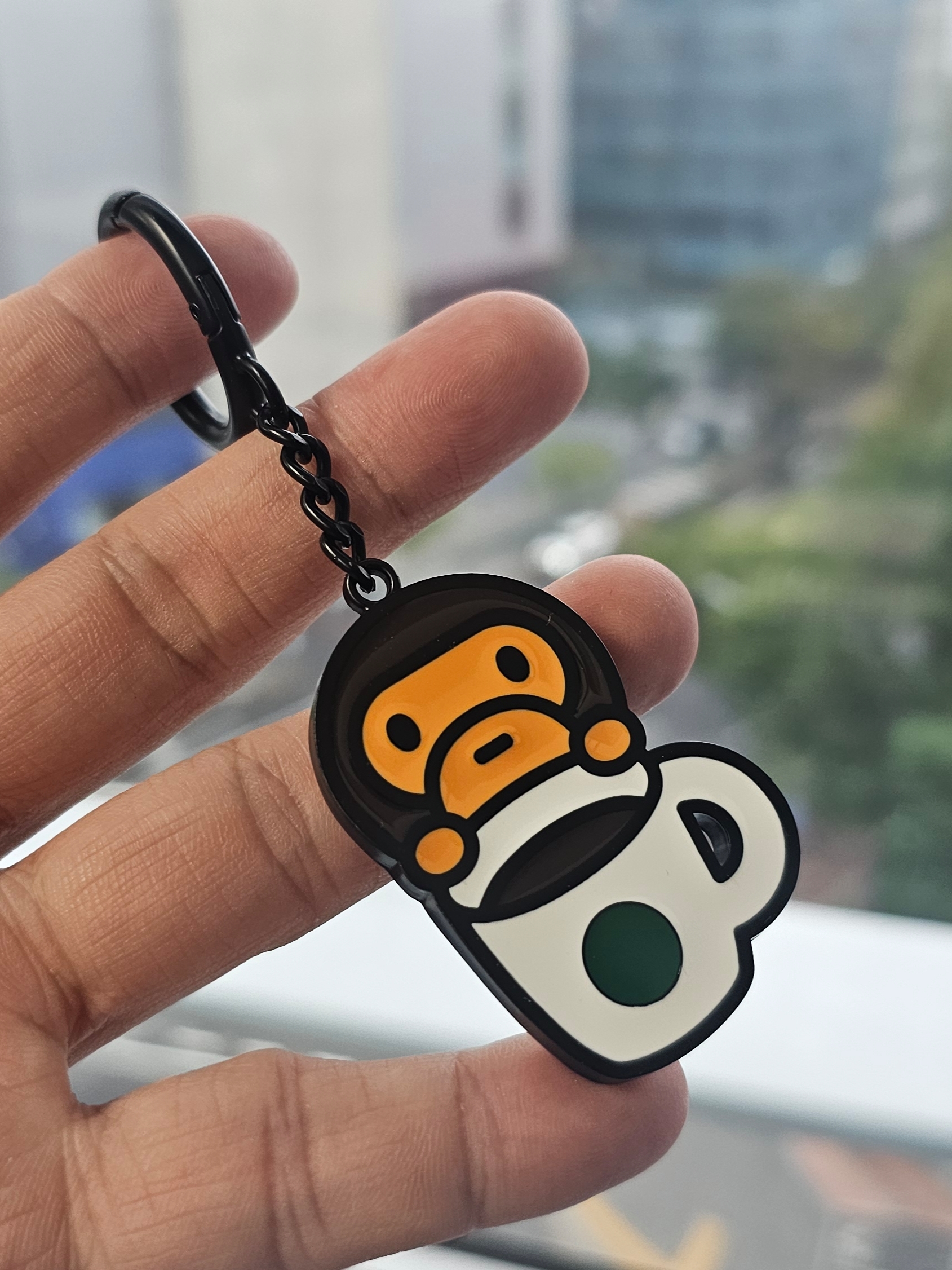 Starbucks x BAPE Baby Milo Keychain 착용 스타일