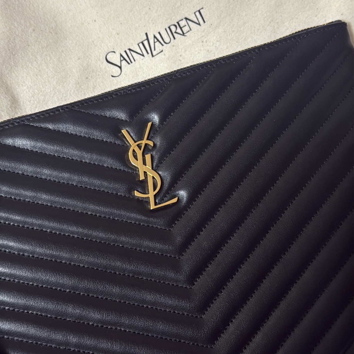 Saint Laurent Gold Monogram Document Holder in Matelasse Leather Black 착용 스타일