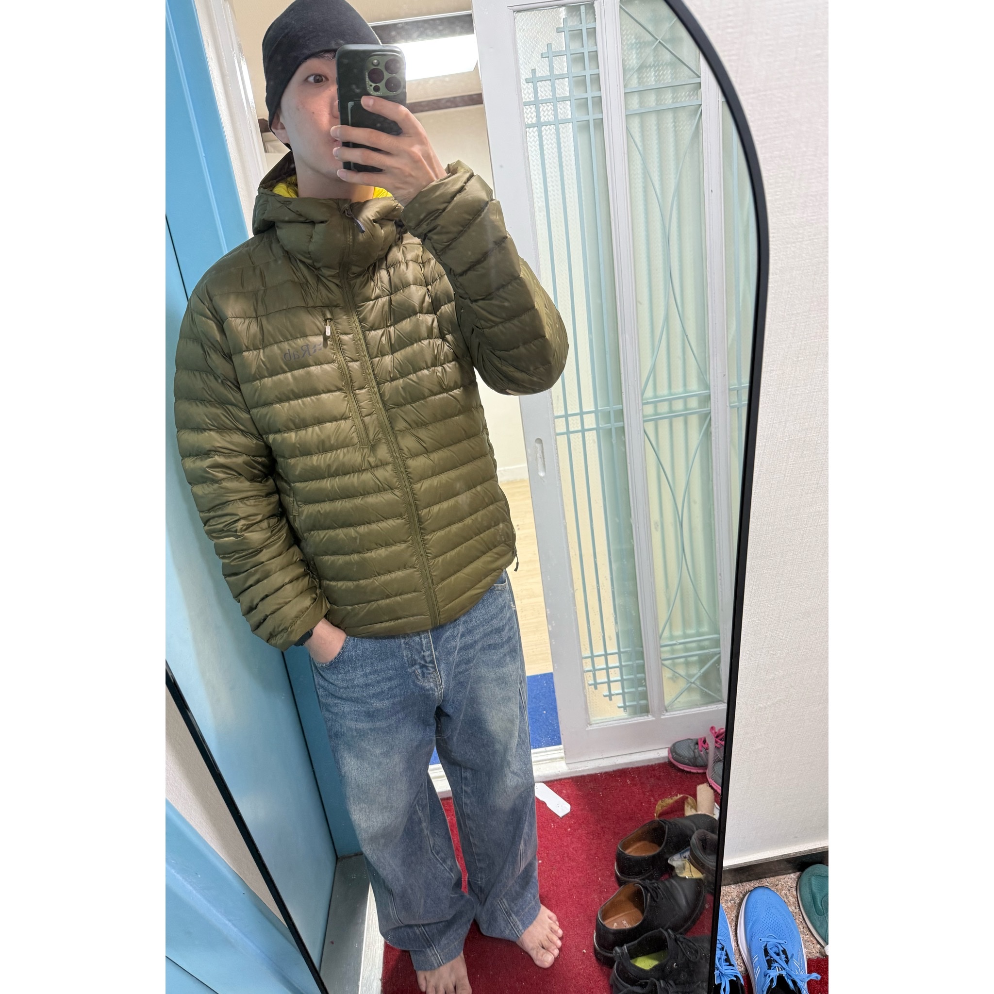 Arc'teryx Rho Lightweight Wool Toque Black, Rab Microlight Alpine Jacket Oak 착용 스타일
