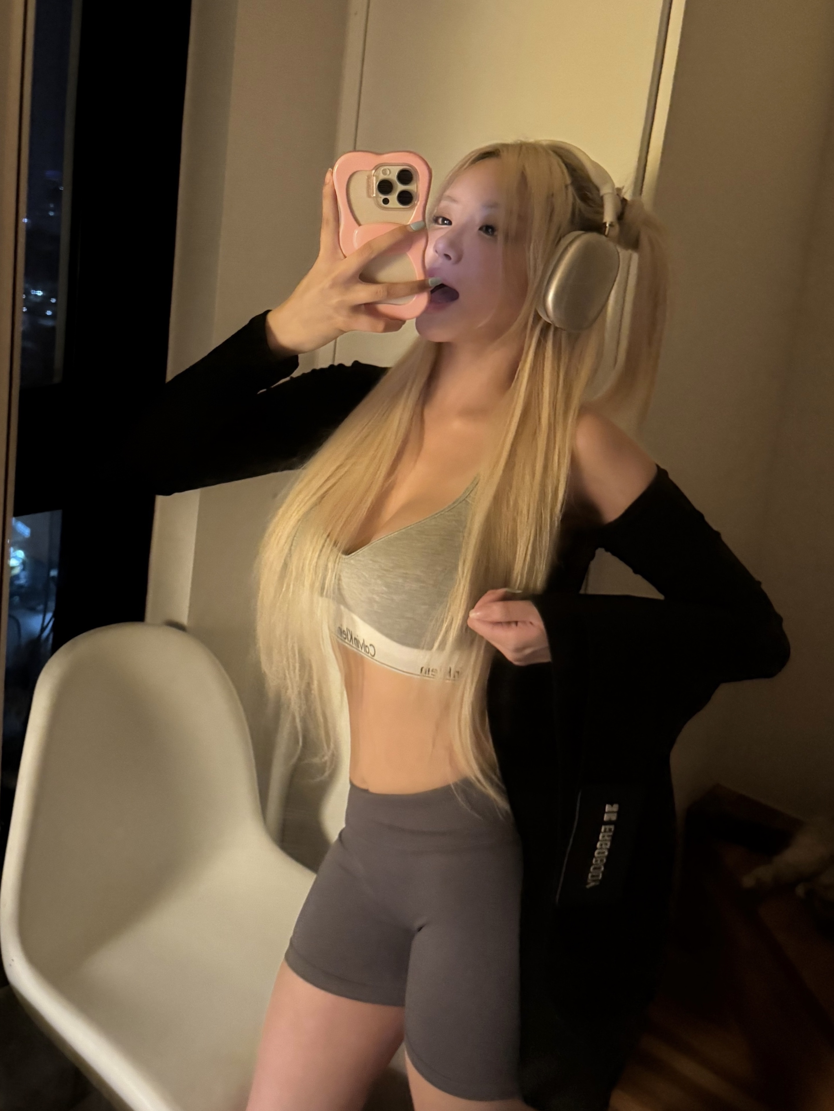 Gragg Layered Ribbon Case - Light Pink, Apple AirPods Max Lightning Silver (Korean Ver.) 착용 스타일 - 1