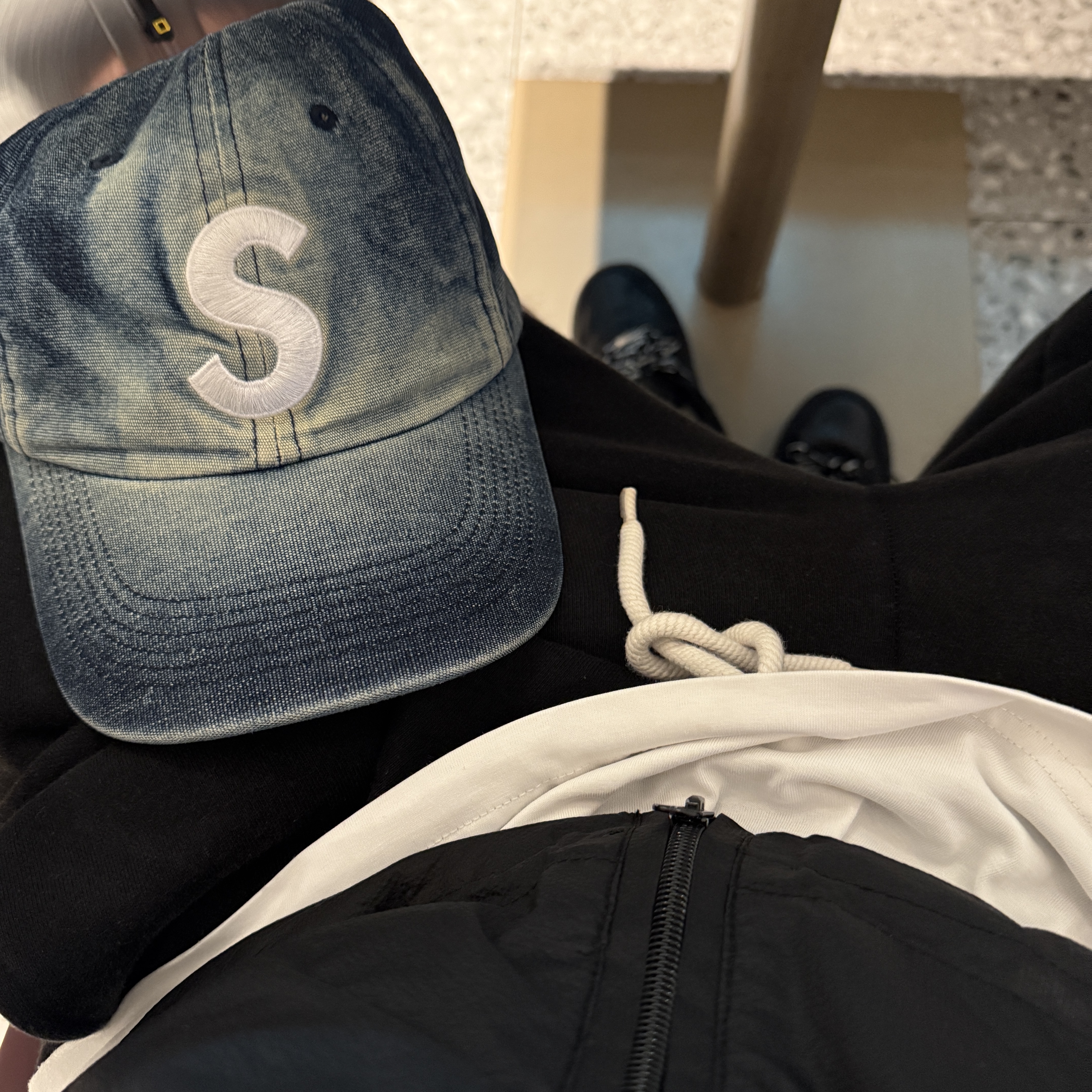 Supreme Cordura Denim S Logo 6-Panel Bleached Indigo - 25SS, Nike x Supreme Air Force 1 Low Black 착용 스타일