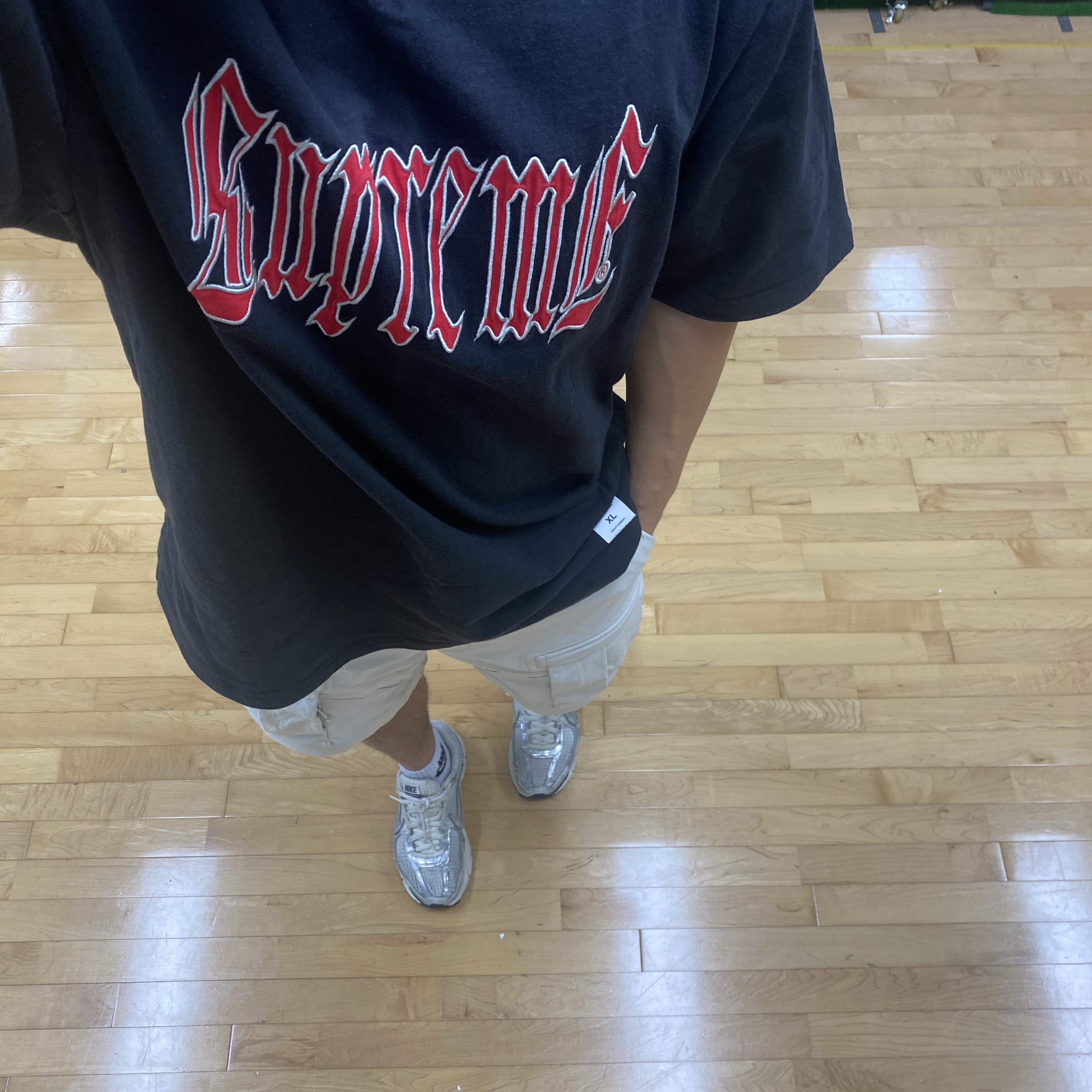 Supreme Old English S/S Top Black - 24SS 착용 스타일 - 1