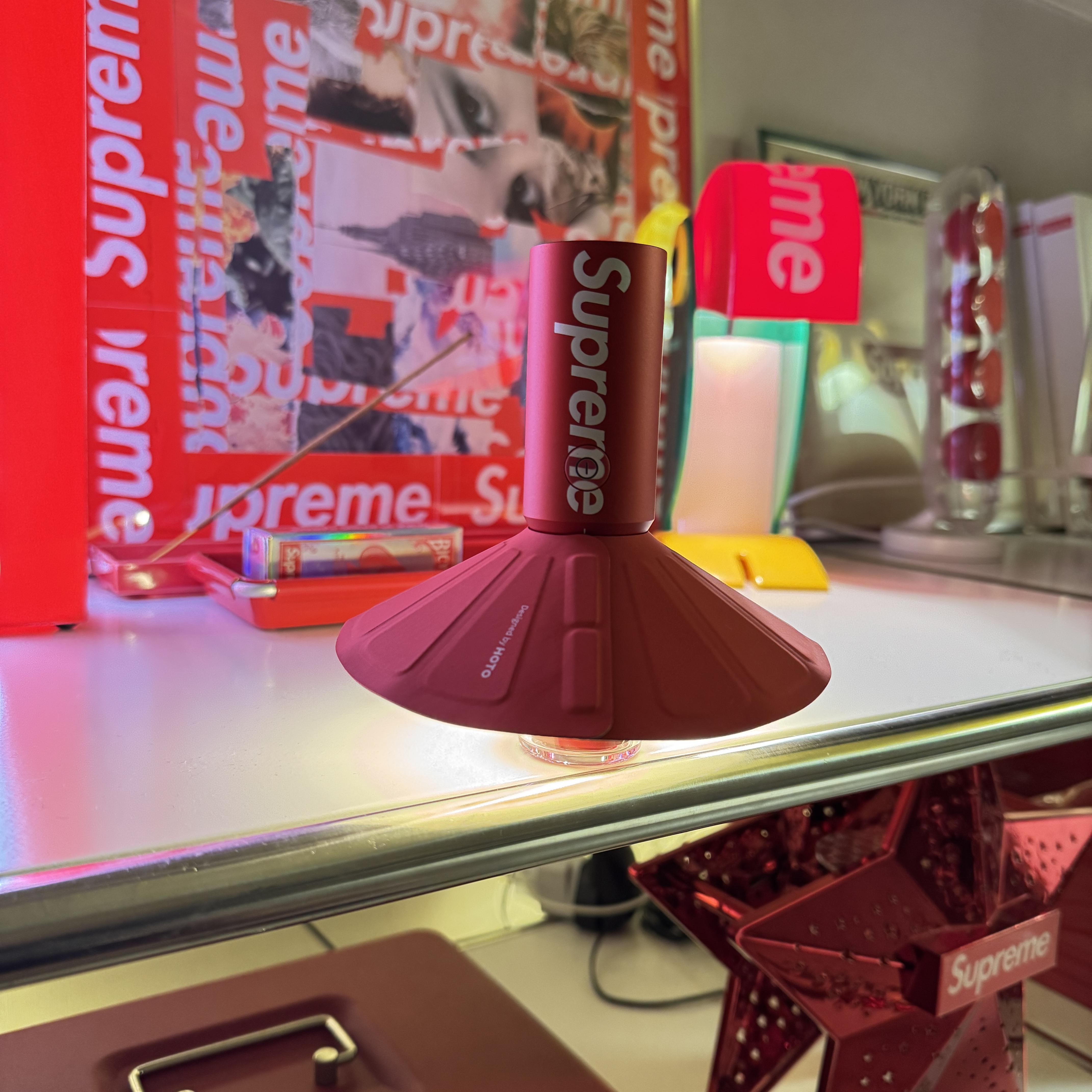 Supreme x Hoto Camp Light Red - 25FW (Korean Ver.) 착용 스타일