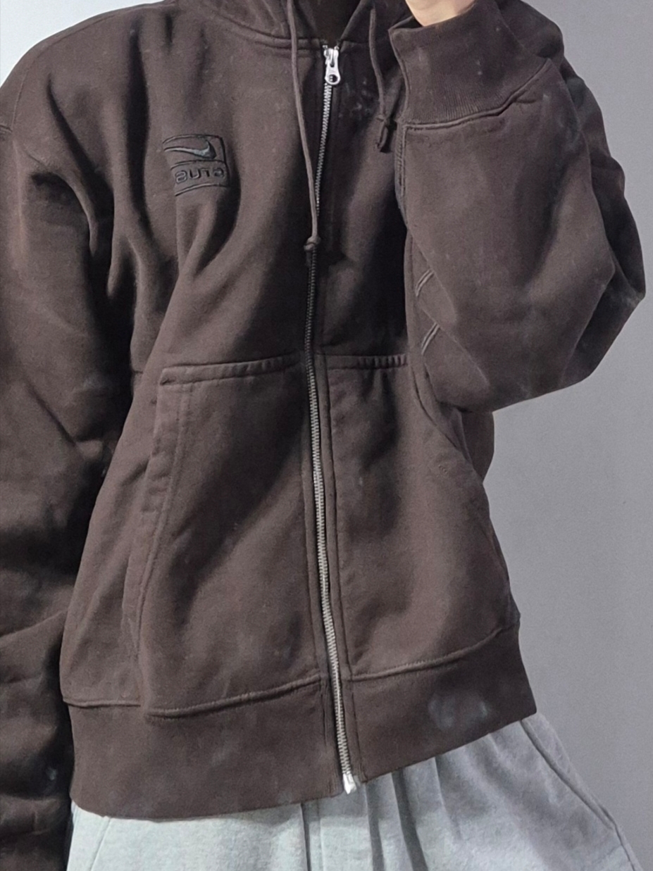 Nike x Stussy Stone Washed Fleece Zip Hoodie Dark Cinder (FJ9175-261) 착용 스타일 - 4