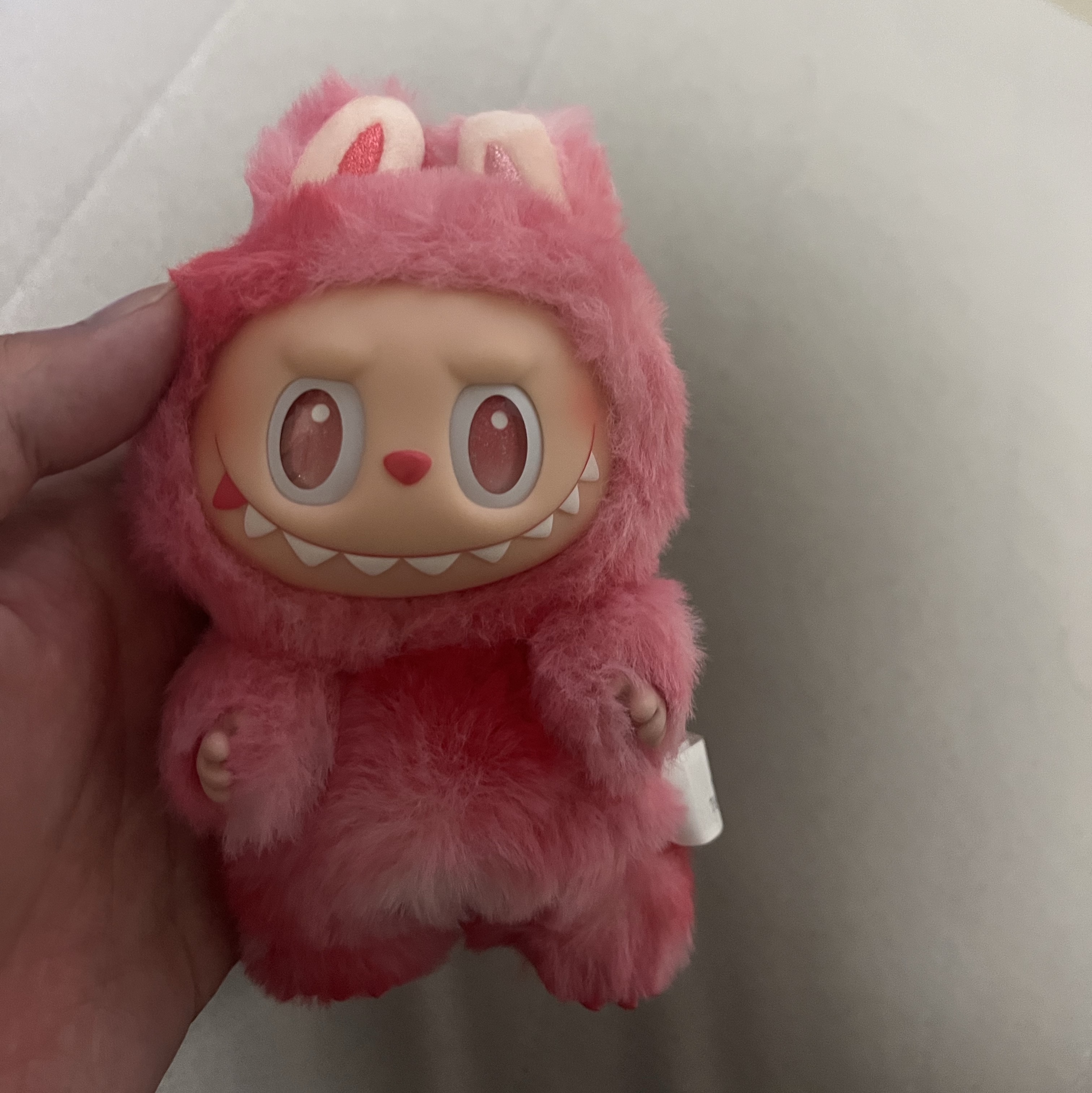Pop Mart Labubu The Monsters Highlight Series Sealed Case (1 Blind Box) 착용 스타일