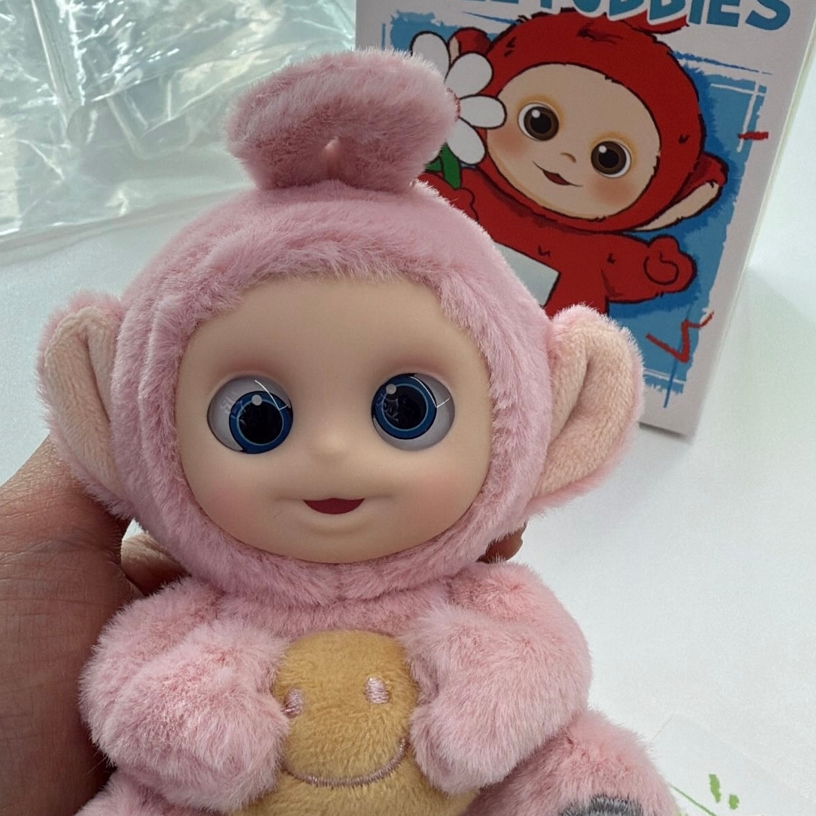 Pop Mart Teletubbies Say Hello Series Figures Sealed Case (1 Blind Box) 착용 스타일