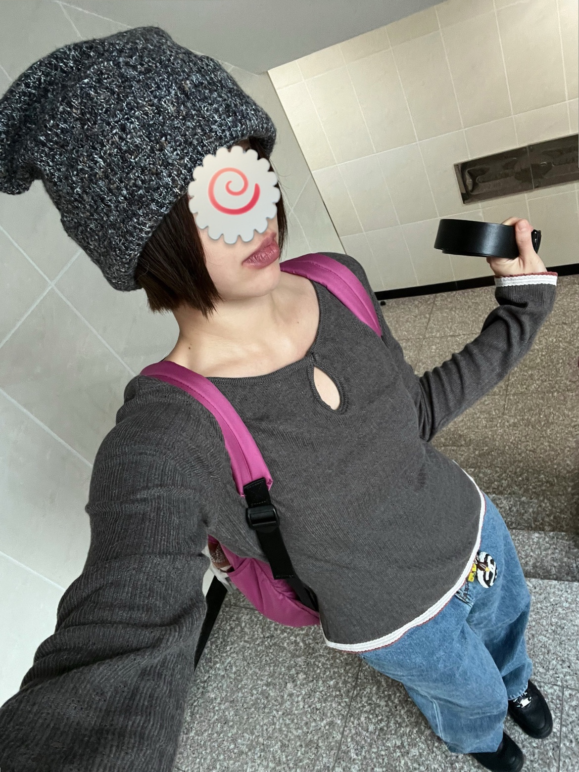 COYSEIO Wide Cat Beanie Grey, COYSEIO Eyelet Lace Longsleeves Ash Brown 착용 스타일
