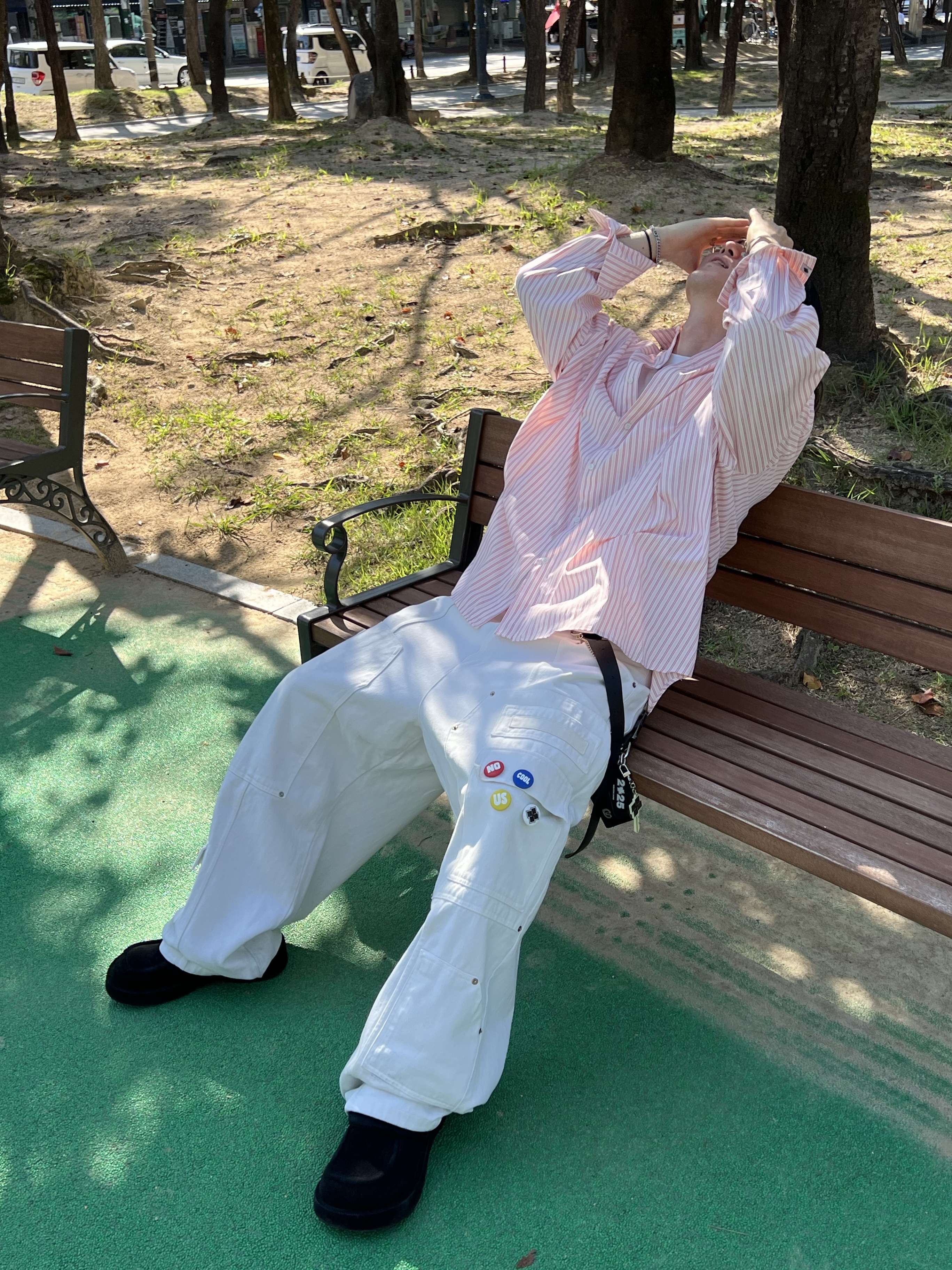 Nos Couleurs x Koin x Llud Rivet Carpenter Pants White 착용 스타일 - 4