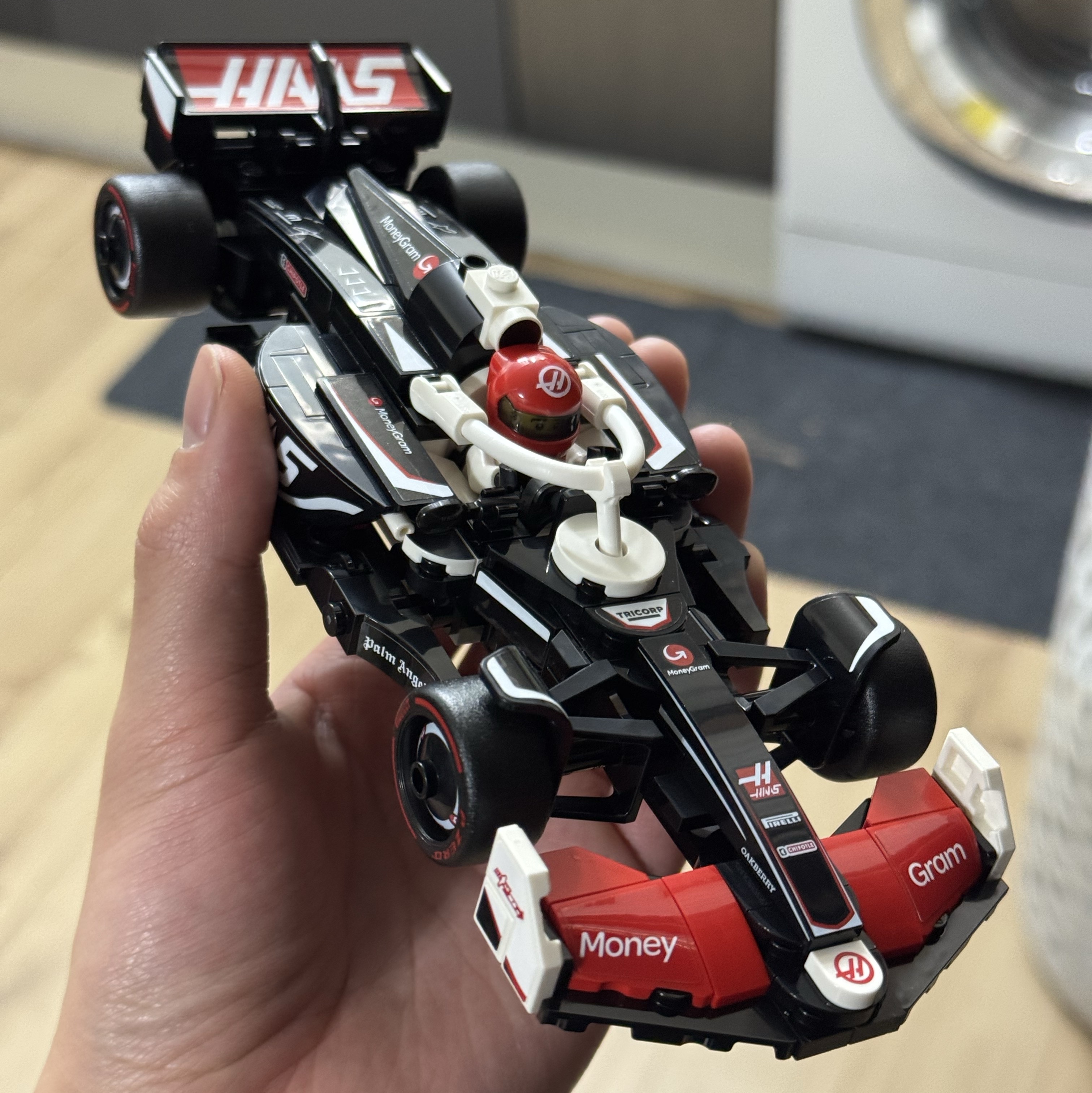 Lego Speed Champions MoneyGram Haas F1 Team VF-24 Race Car 착용 스타일 - 2