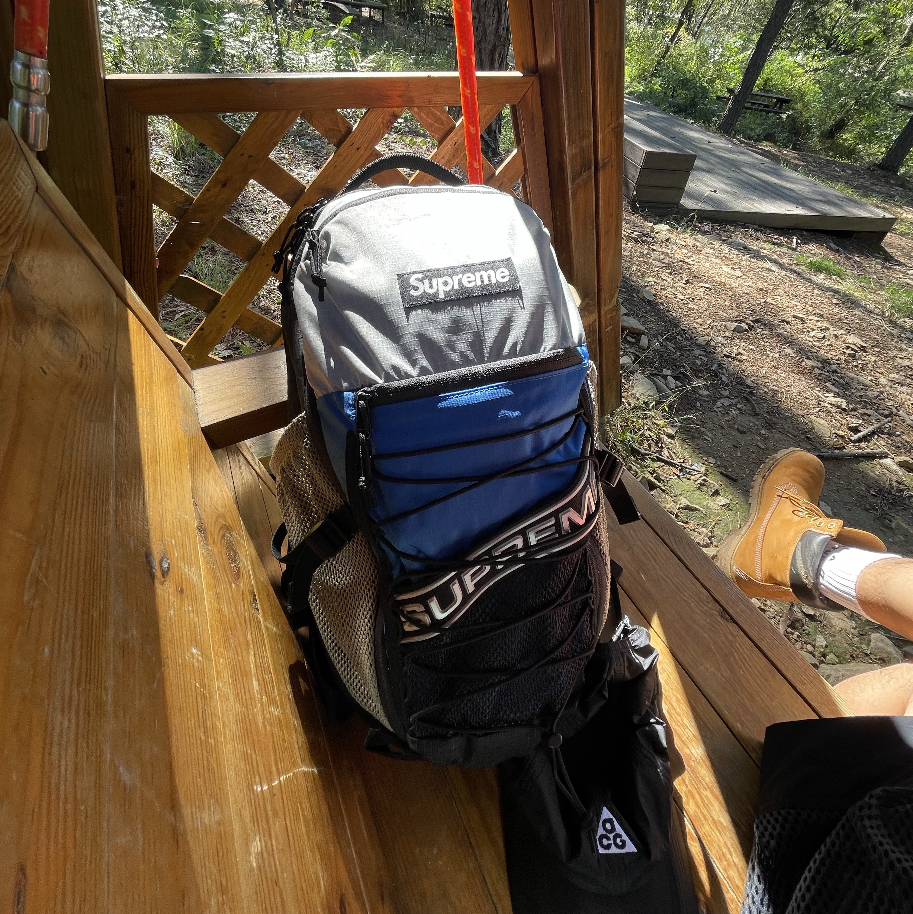 Supreme Backpack Blue - 23FW 착용 스타일