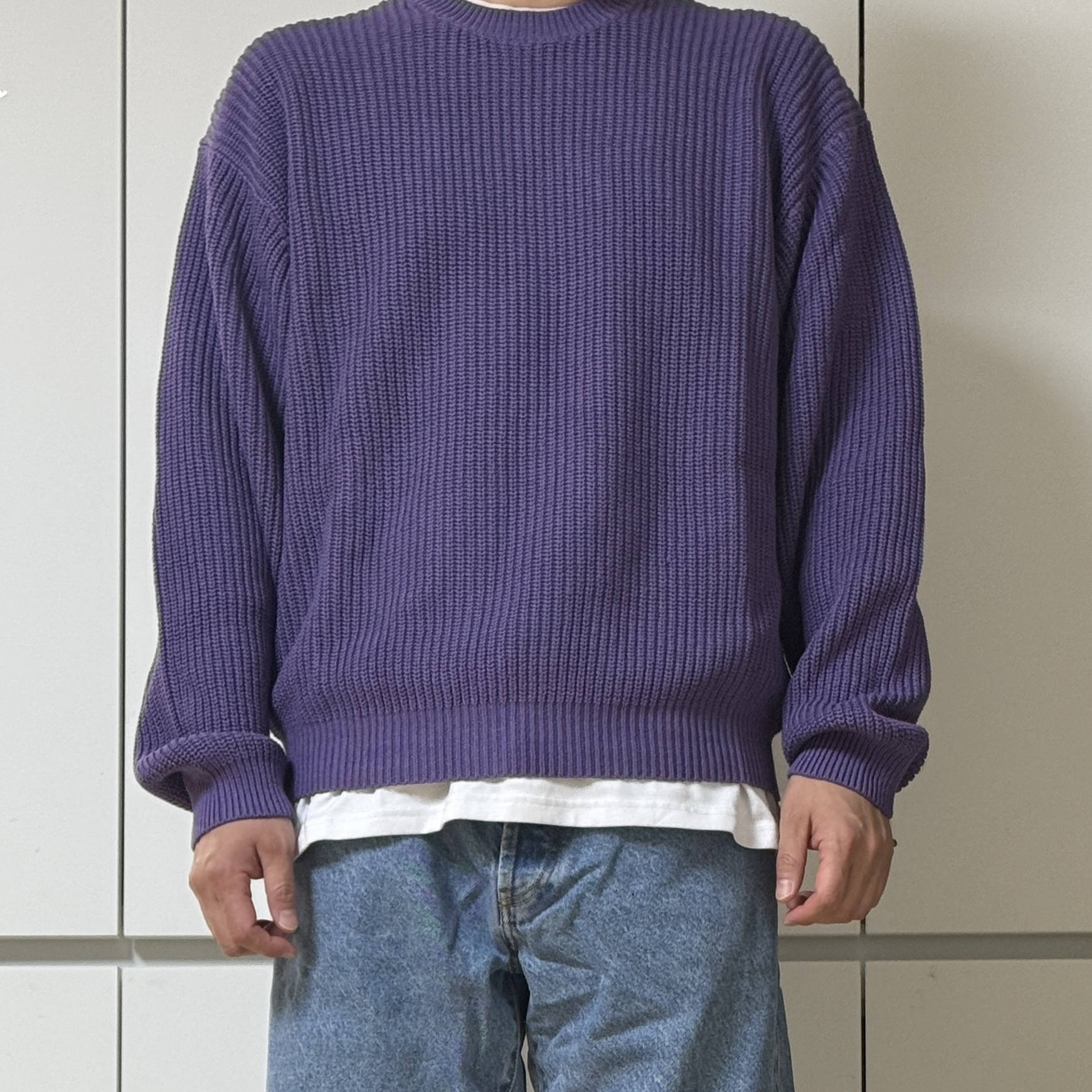 Supreme Old English Printed Sweater Purple - 25SS, Supreme Regular Jean Washed Indigo - 24FW 착용 스타일 - 4