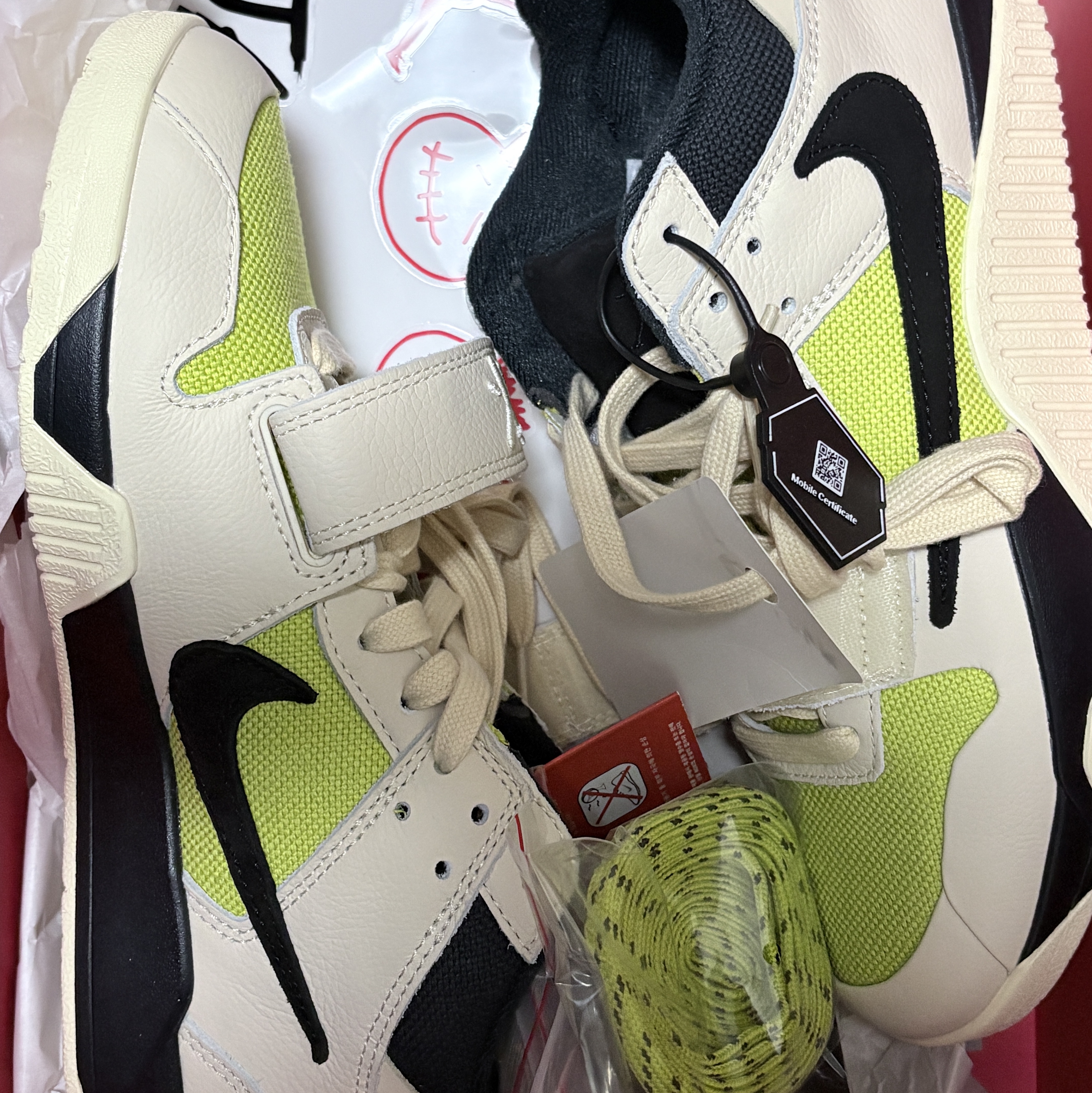 Jordan x Travis Scott Jumpman Jack TR Bright Cactus 착용 스타일