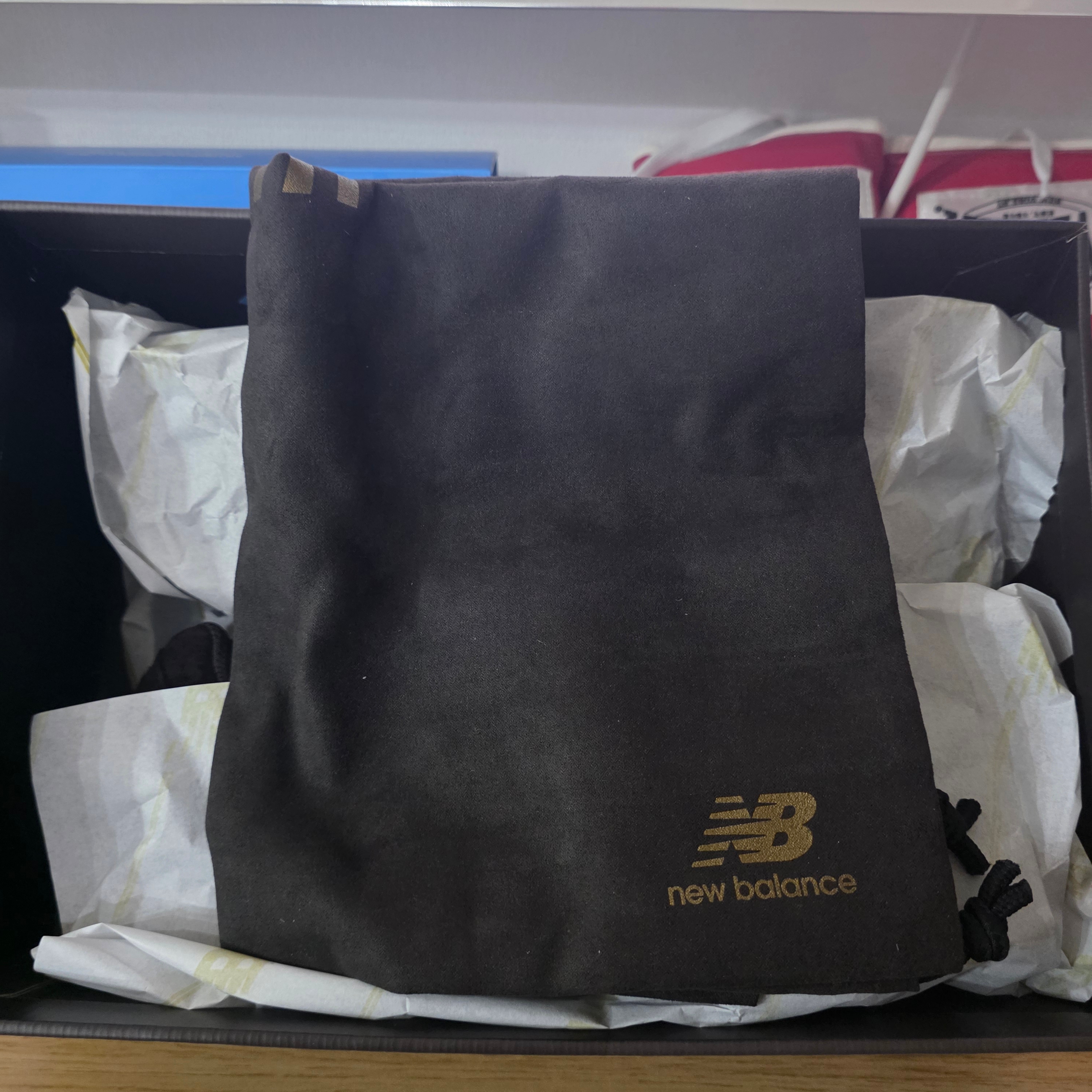 New Balance x Kith 860v2 Espresso 착용 스타일 - 6