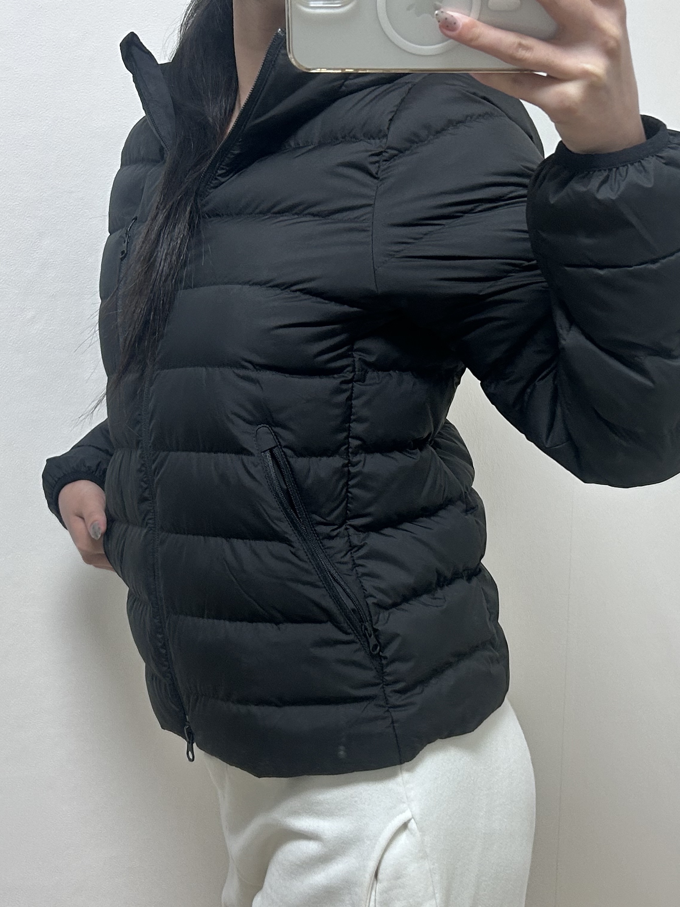 (W) Musinsa Standard City Leisure Hooded Light Down Jacket Black, Musinsa Standard City Leisure Hooded Light Down Jacket Black 착용 스타일 - 3