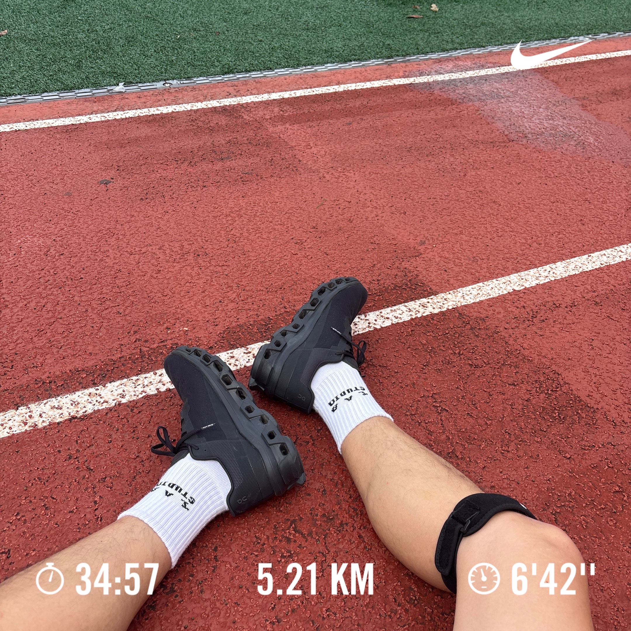 On Running Cloudmonster All Black 착용 스타일