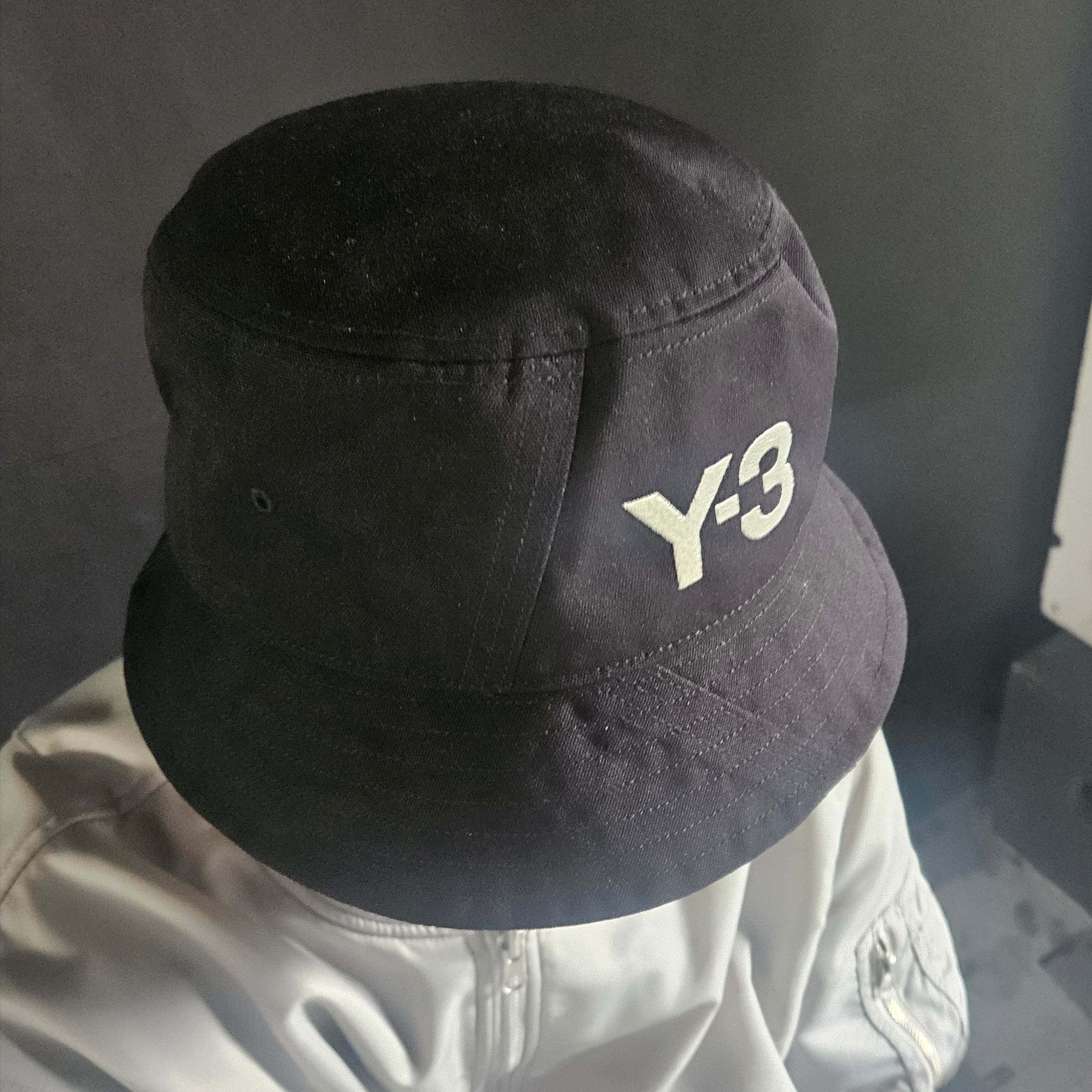 Y-3 Bucket Hat Black 착용 스타일