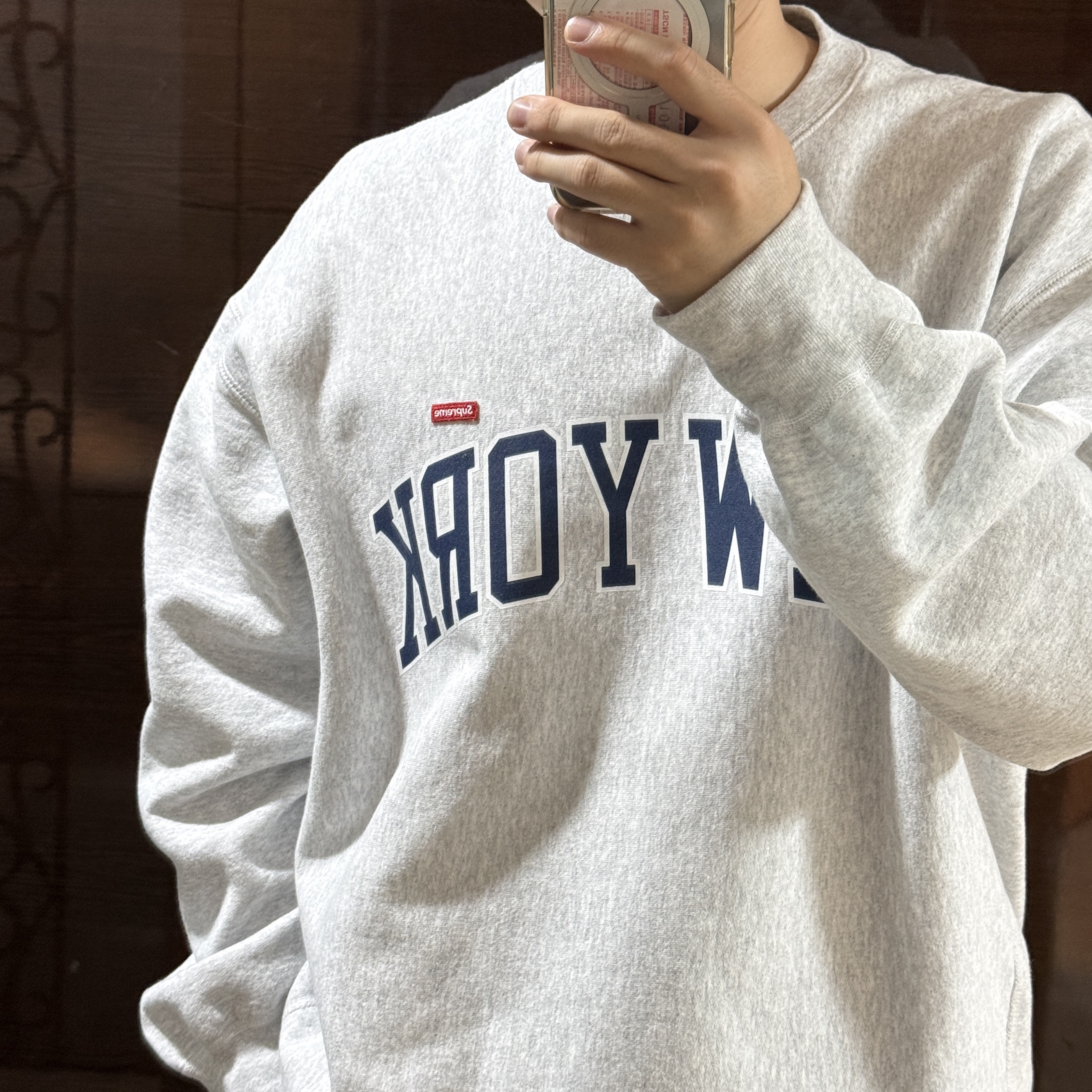 Supreme New York Shop Small Box Crewneck Ash Grey - 24SS 착용 스타일