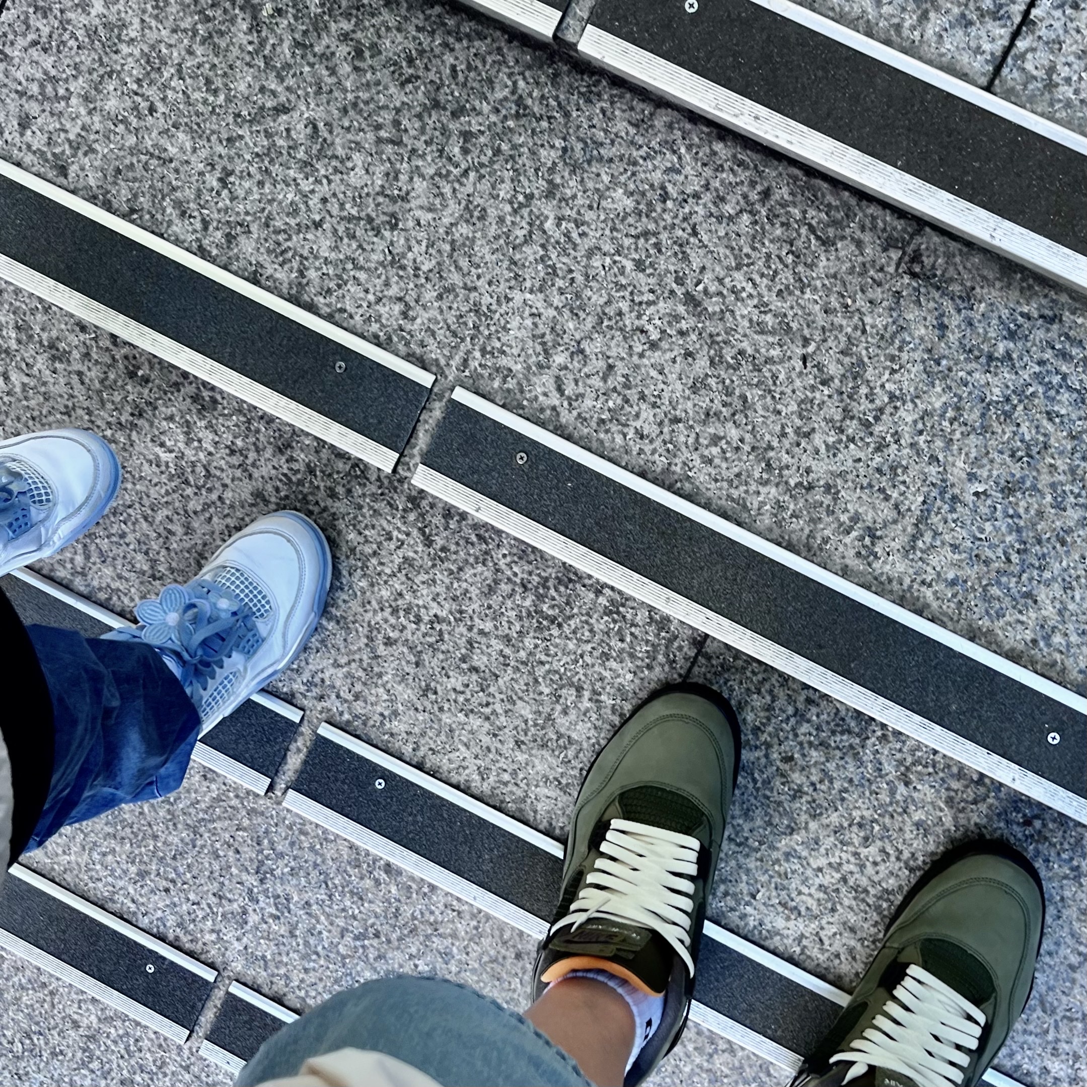 Jordan 4 x Undefeated Retro OG SP Deep Green and Clementine, (W) Jordan 4 Retro Aluminum 착용 스타일