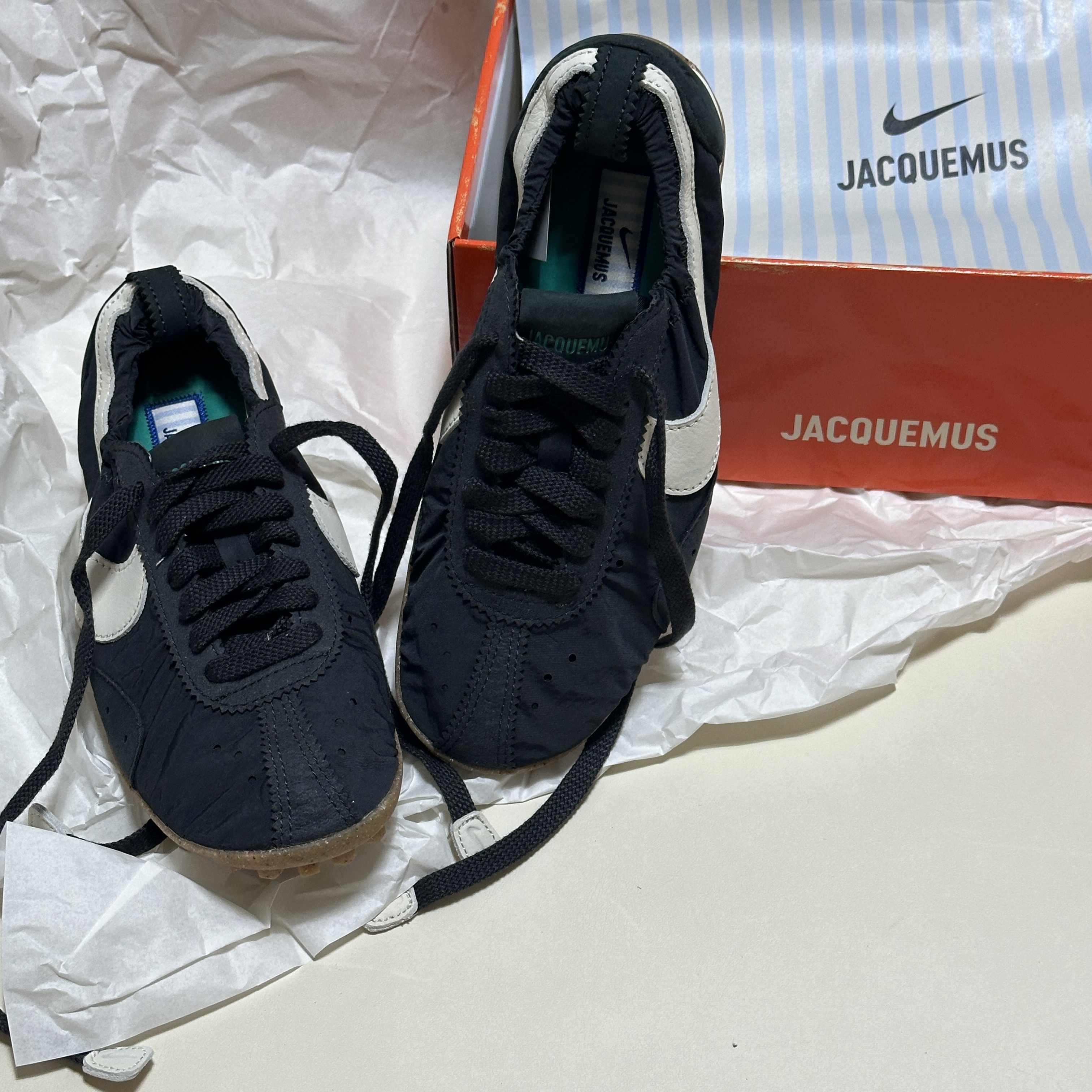 Nike x Jacquemus Moon Shoe SP Off Noir Cashmere 착용 스타일 - 2