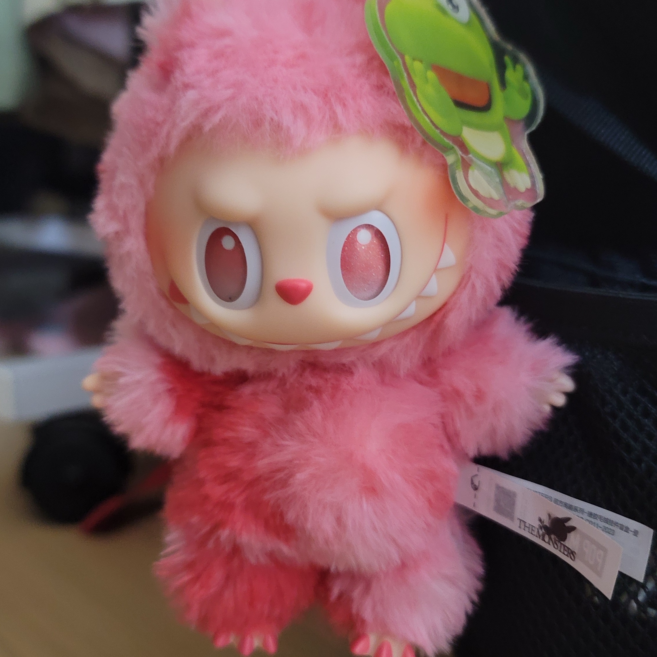 Pop Mart Labubu The Monsters Highlight Series Sealed Case (Bundle of 2/1 Blind Box) 착용 스타일